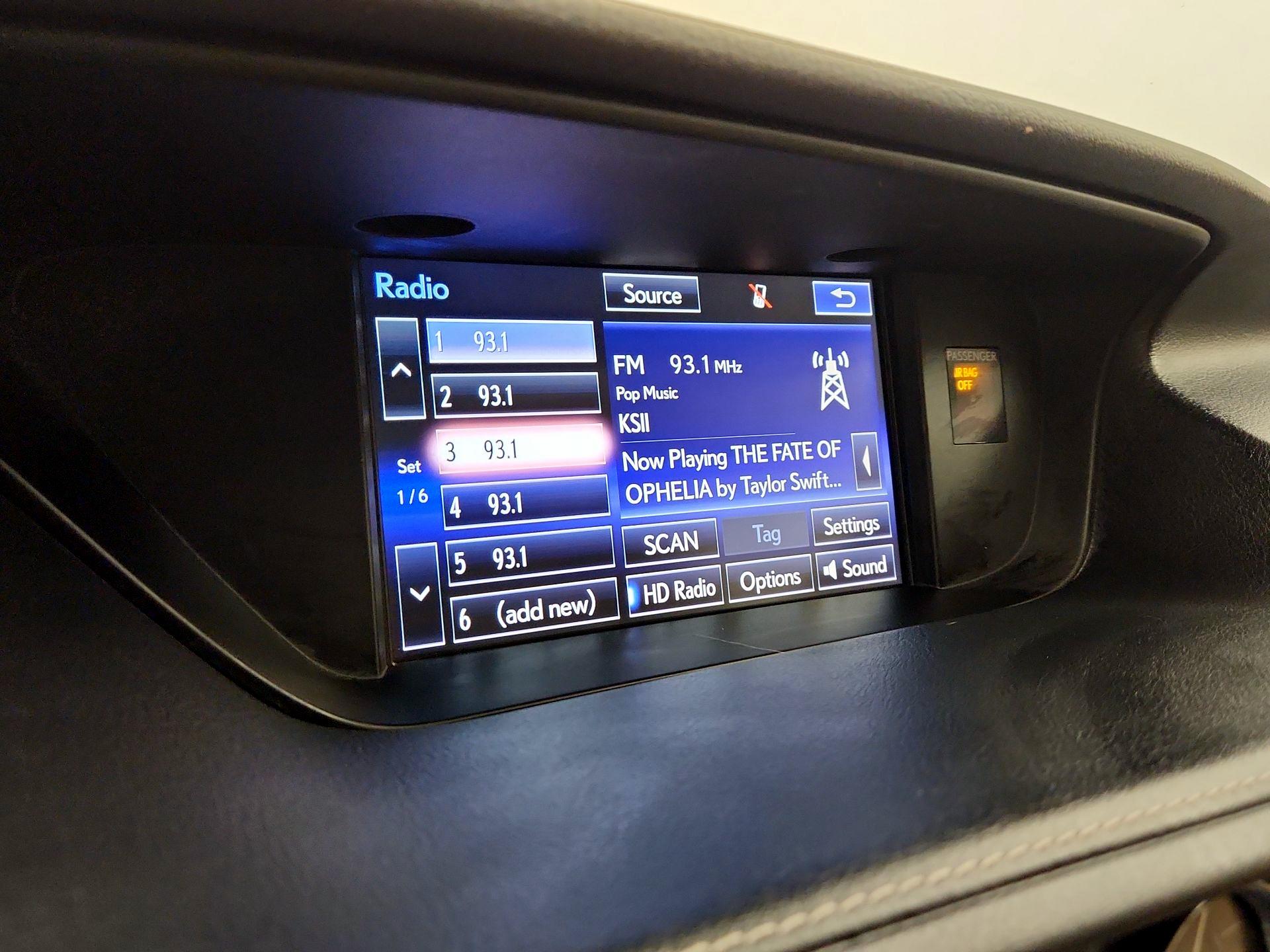 Thumbnail: 2015 Lexus ES - 16