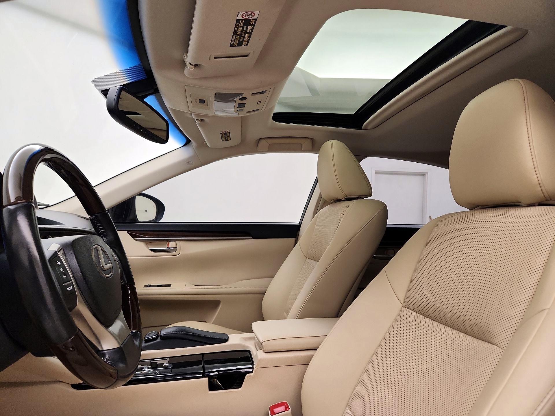 Thumbnail: 2015 Lexus ES - 20