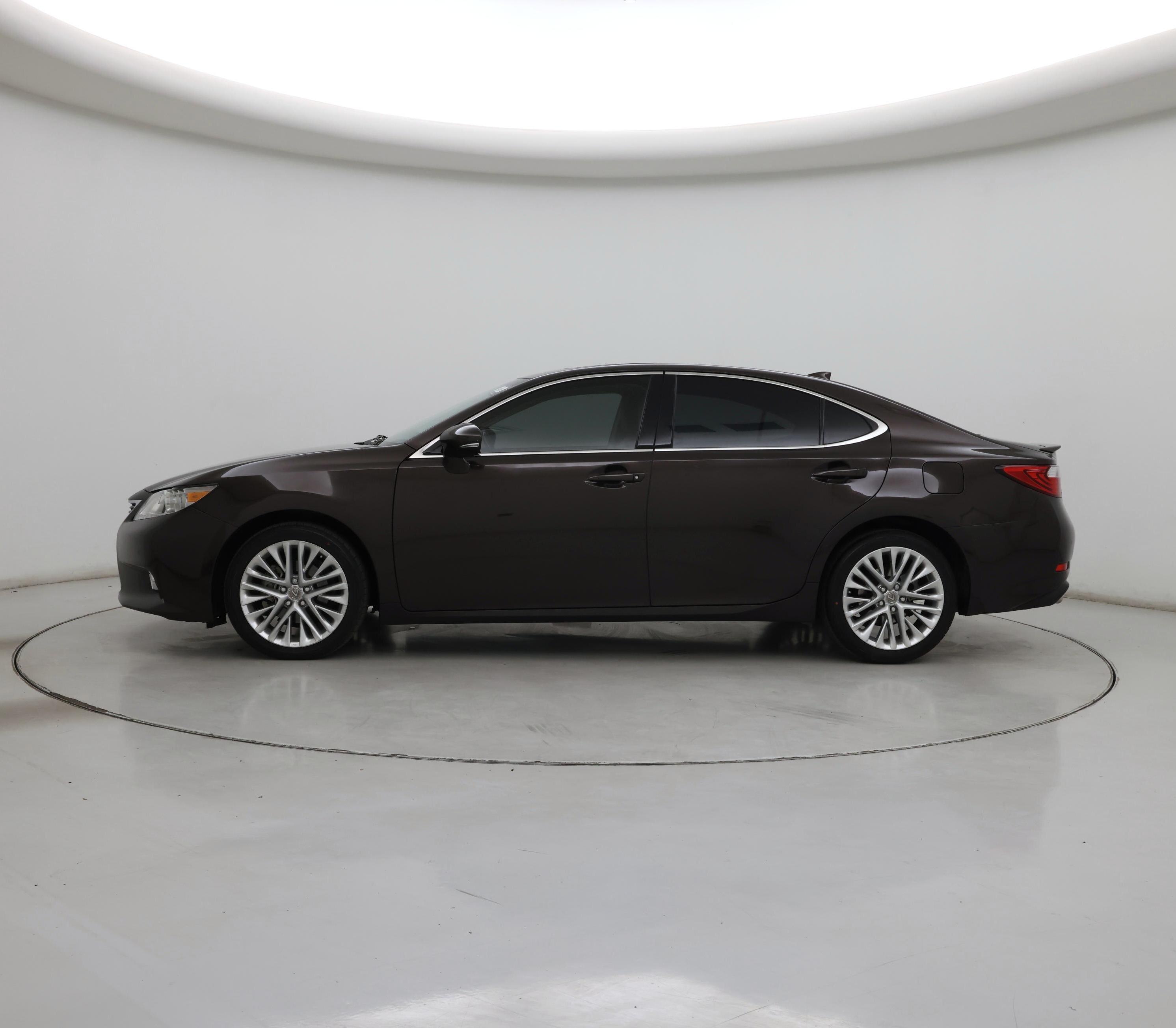 Thumbnail: 2015 Lexus ES - 3