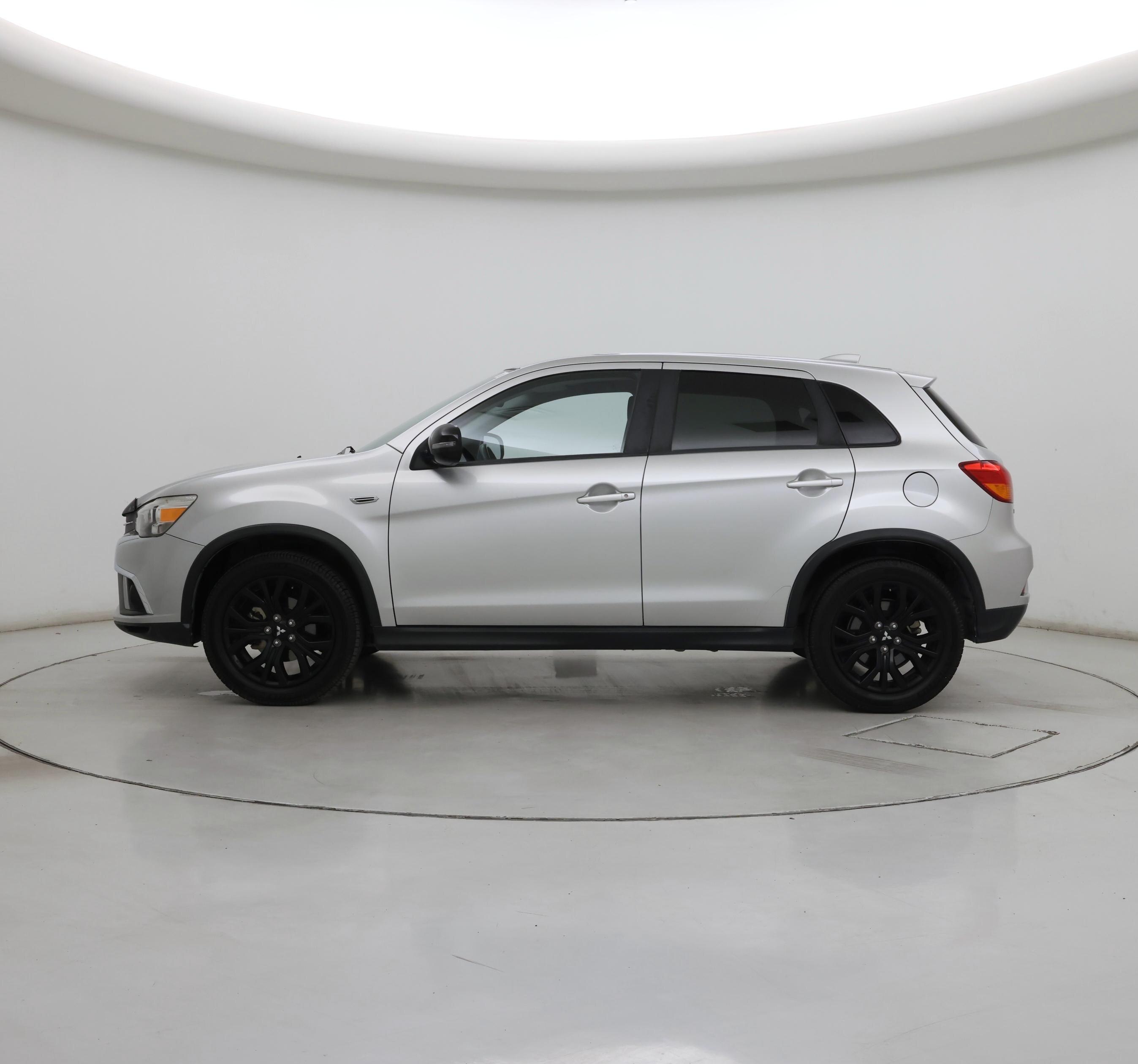 Thumbnail: 2018 Mitsubishi Outlander Sport - 3