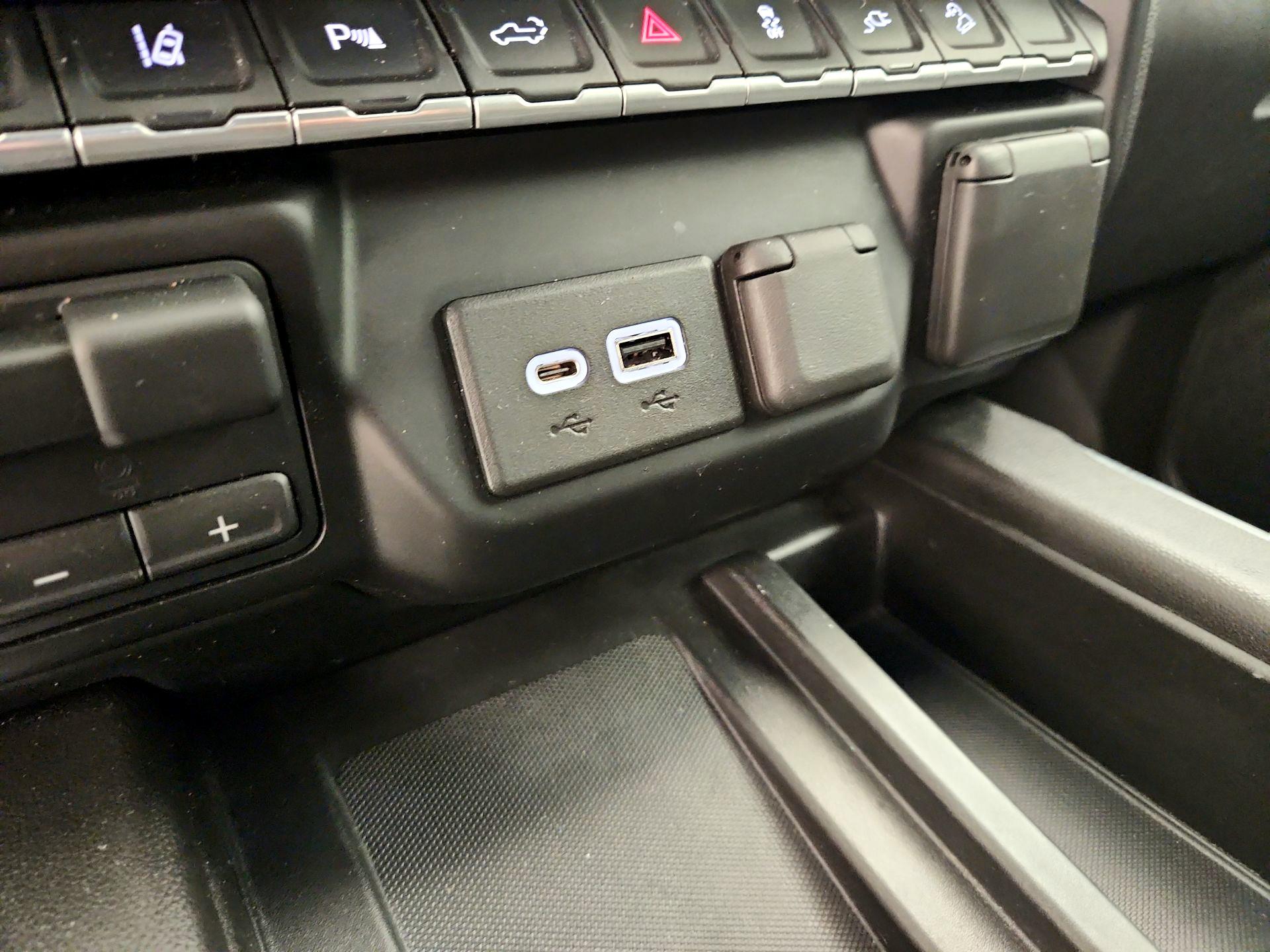 Thumbnail: 2022 Chevrolet Silverado 2500 - 19