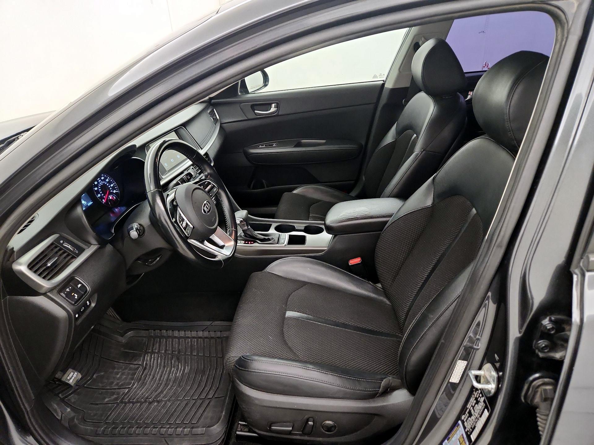 Thumbnail: 2020 Kia Optima - 11