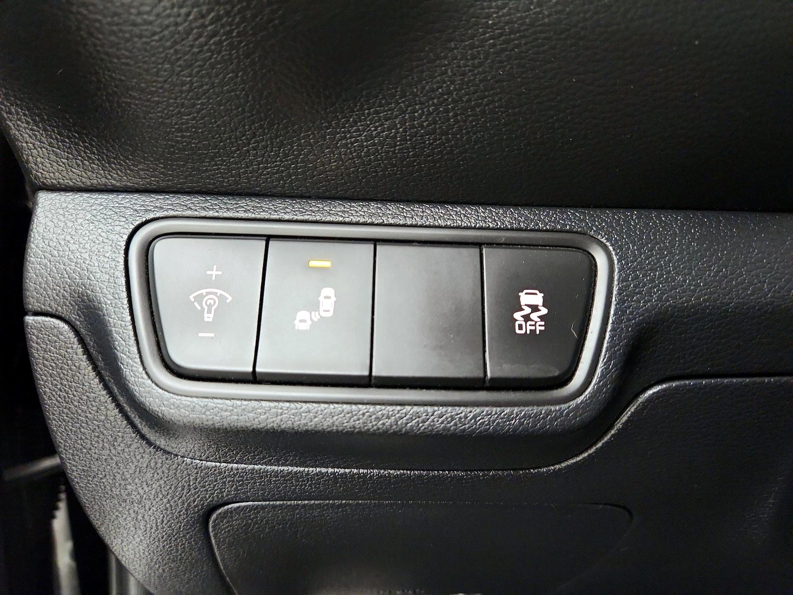2024 Kia Forte GT-Line - Photo 14