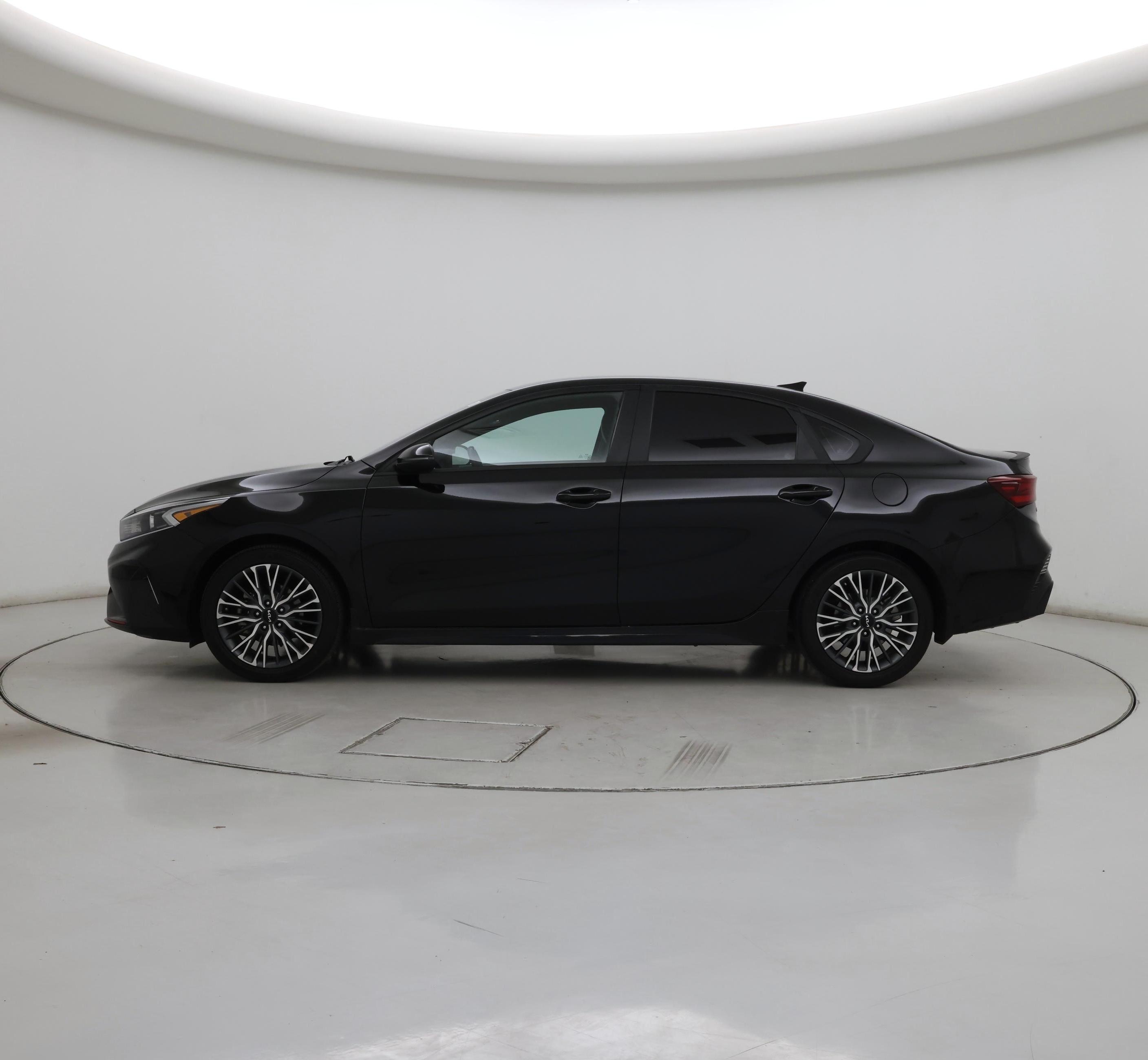Thumbnail: 2024 Kia Forte - 3