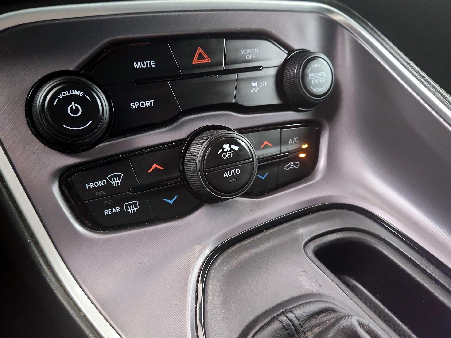 Thumbnail: 2019 Dodge Challenger - 16