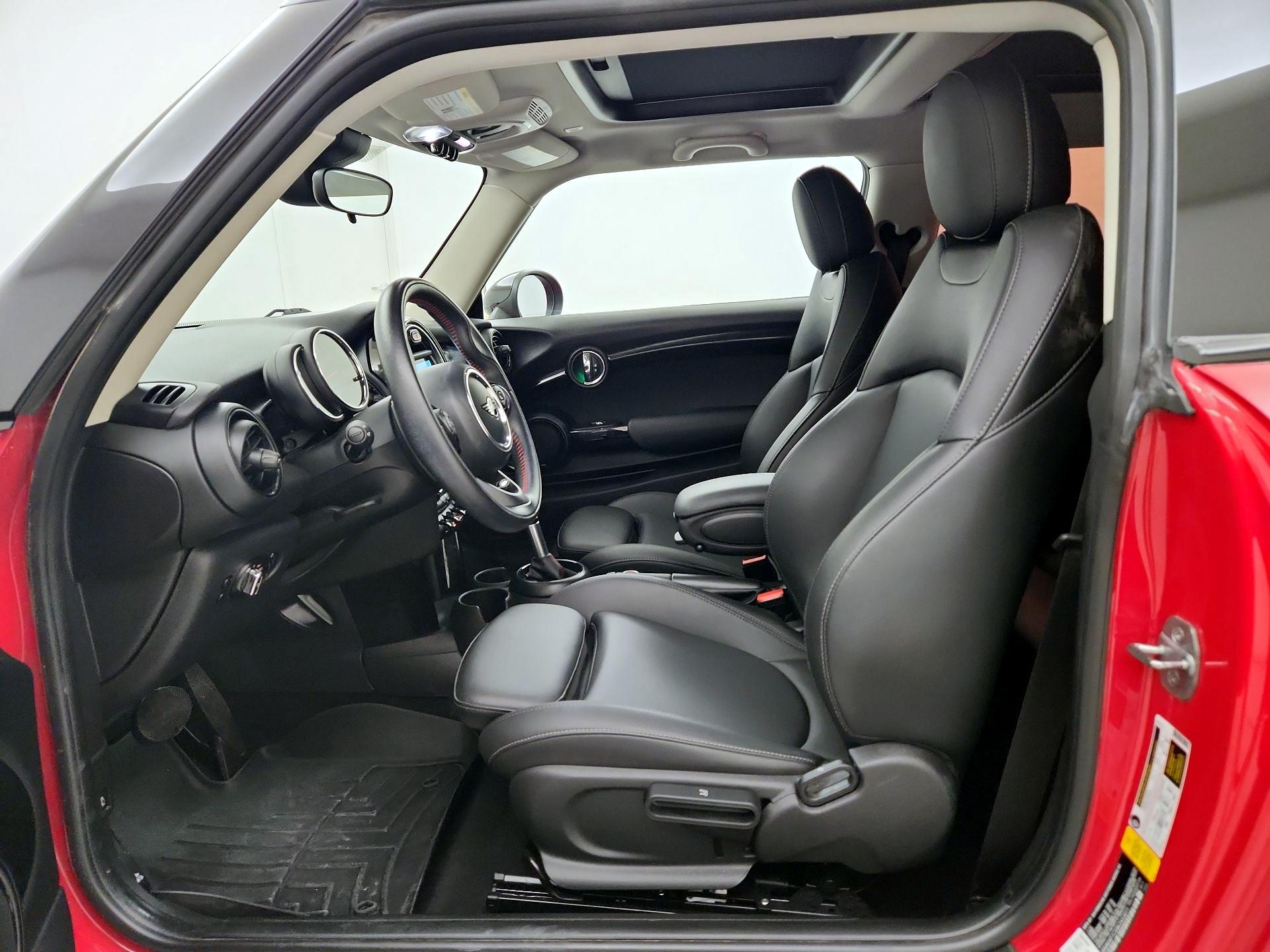 Thumbnail: 2019 MINI Cooper Hardtop - 11