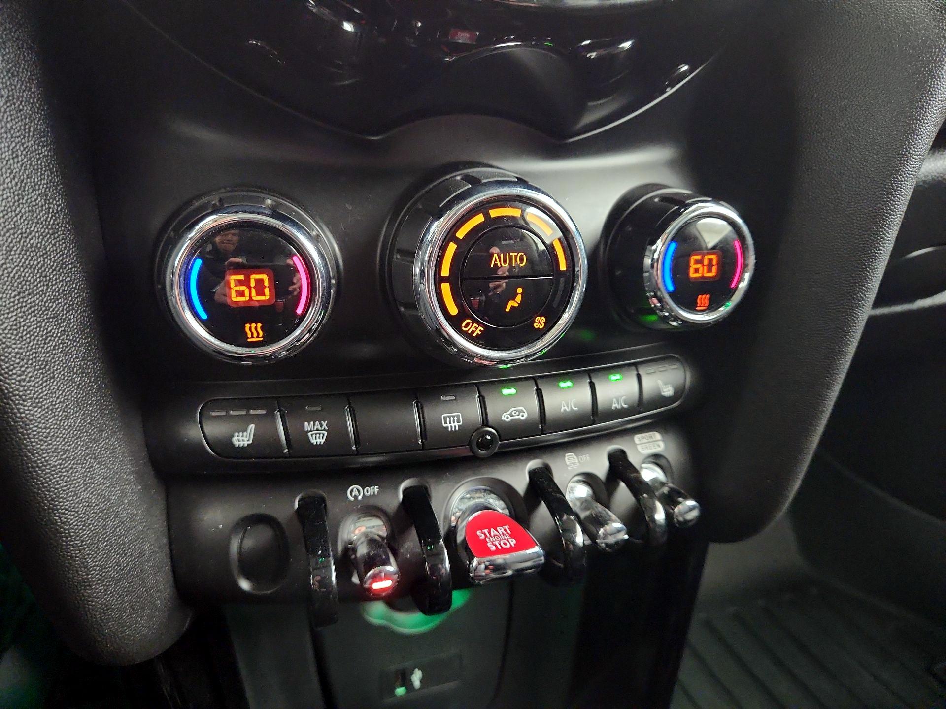 Thumbnail: 2019 MINI Cooper Hardtop - 15