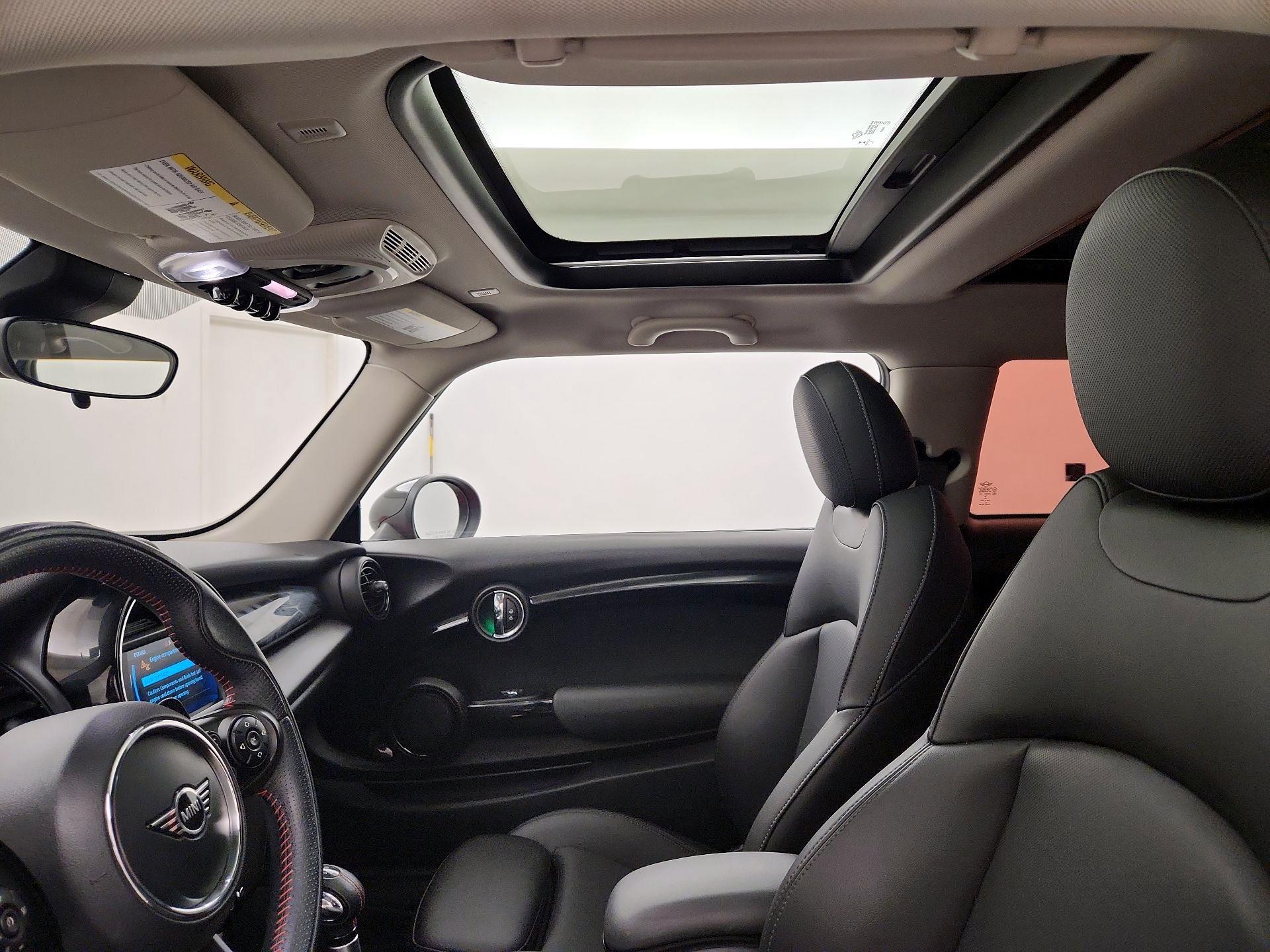 Thumbnail: 2019 MINI Cooper Hardtop - 18