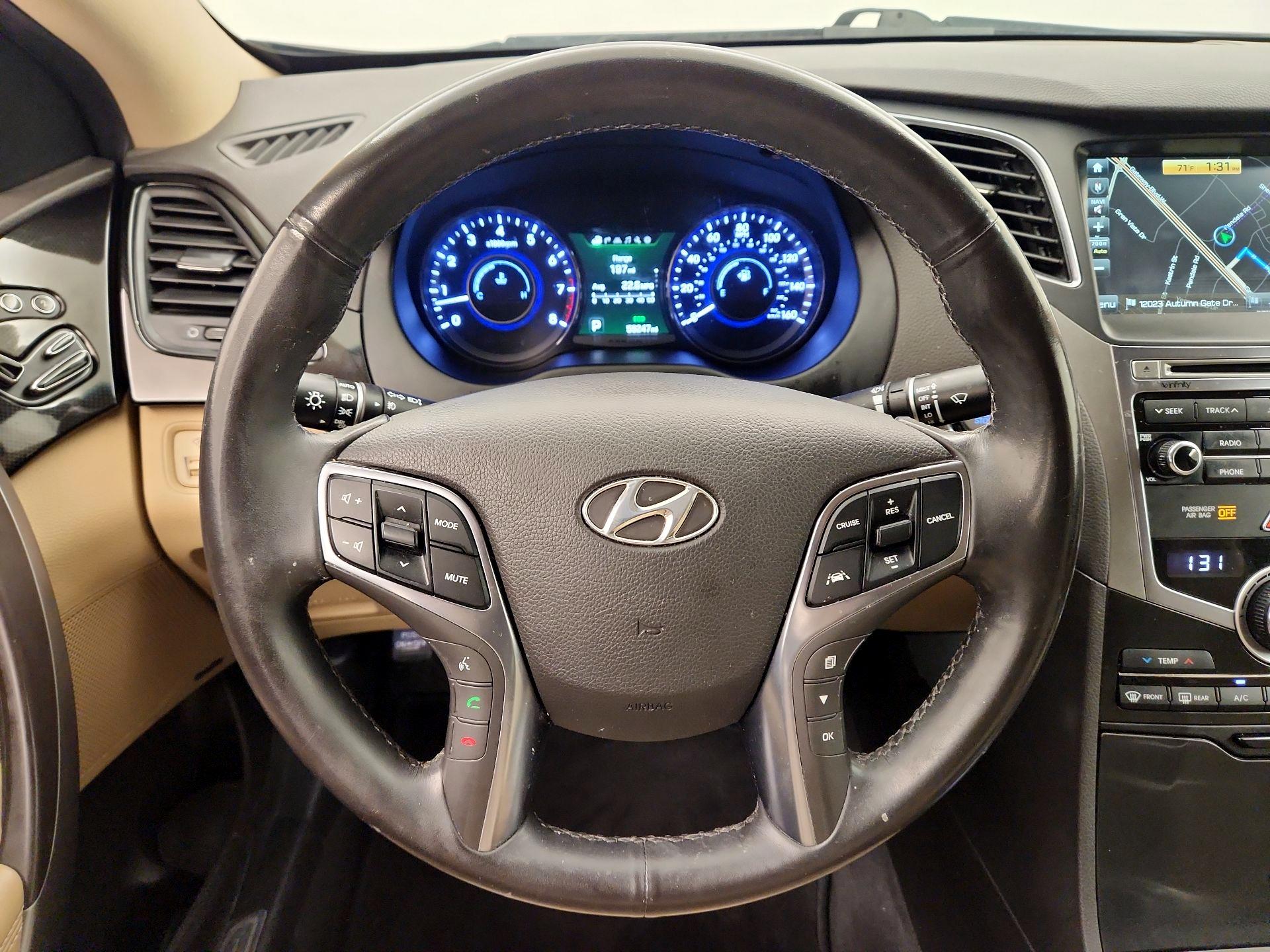 Thumbnail: 2015 Hyundai Azera - 10