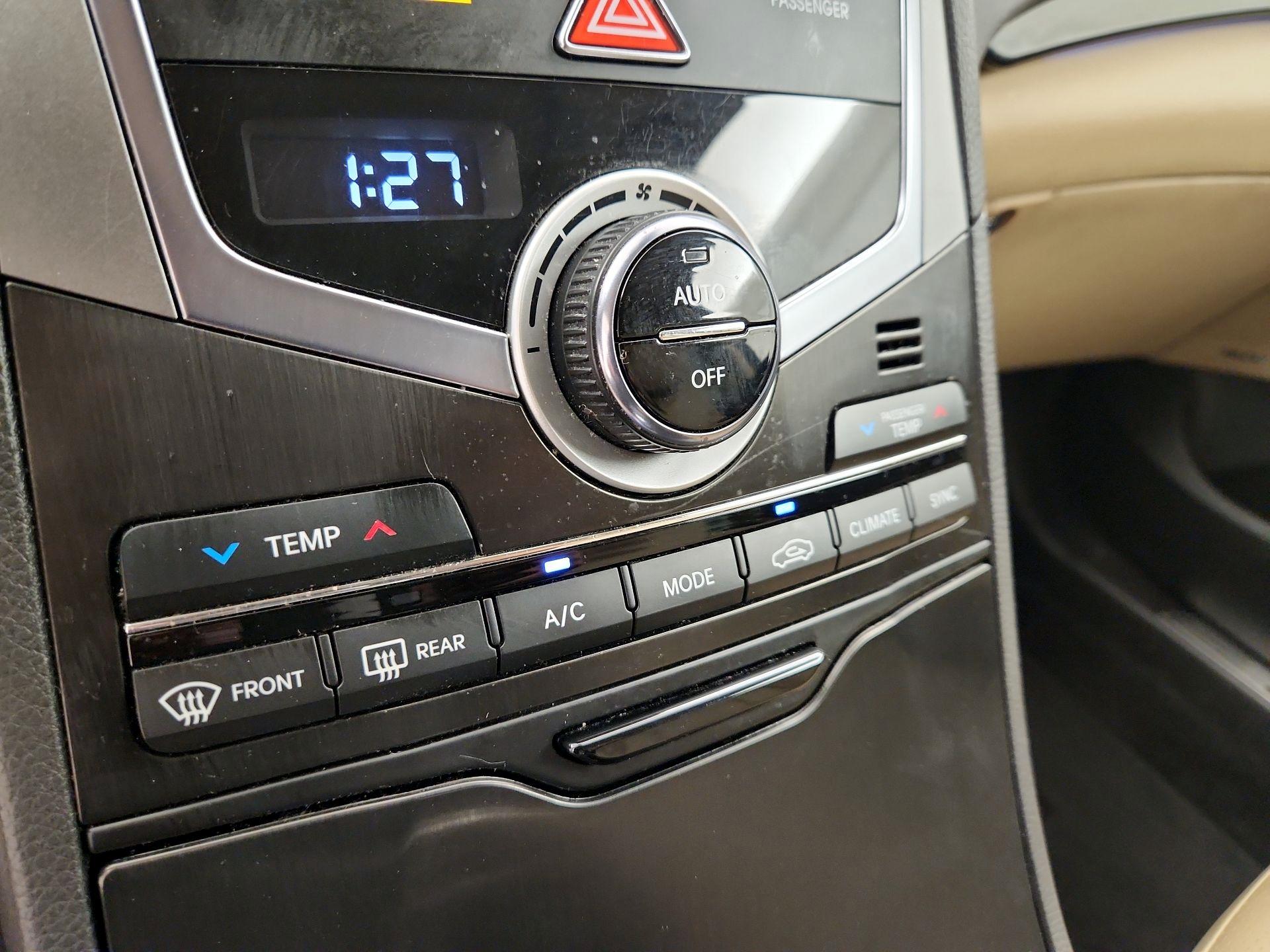 Thumbnail: 2015 Hyundai Azera - 17