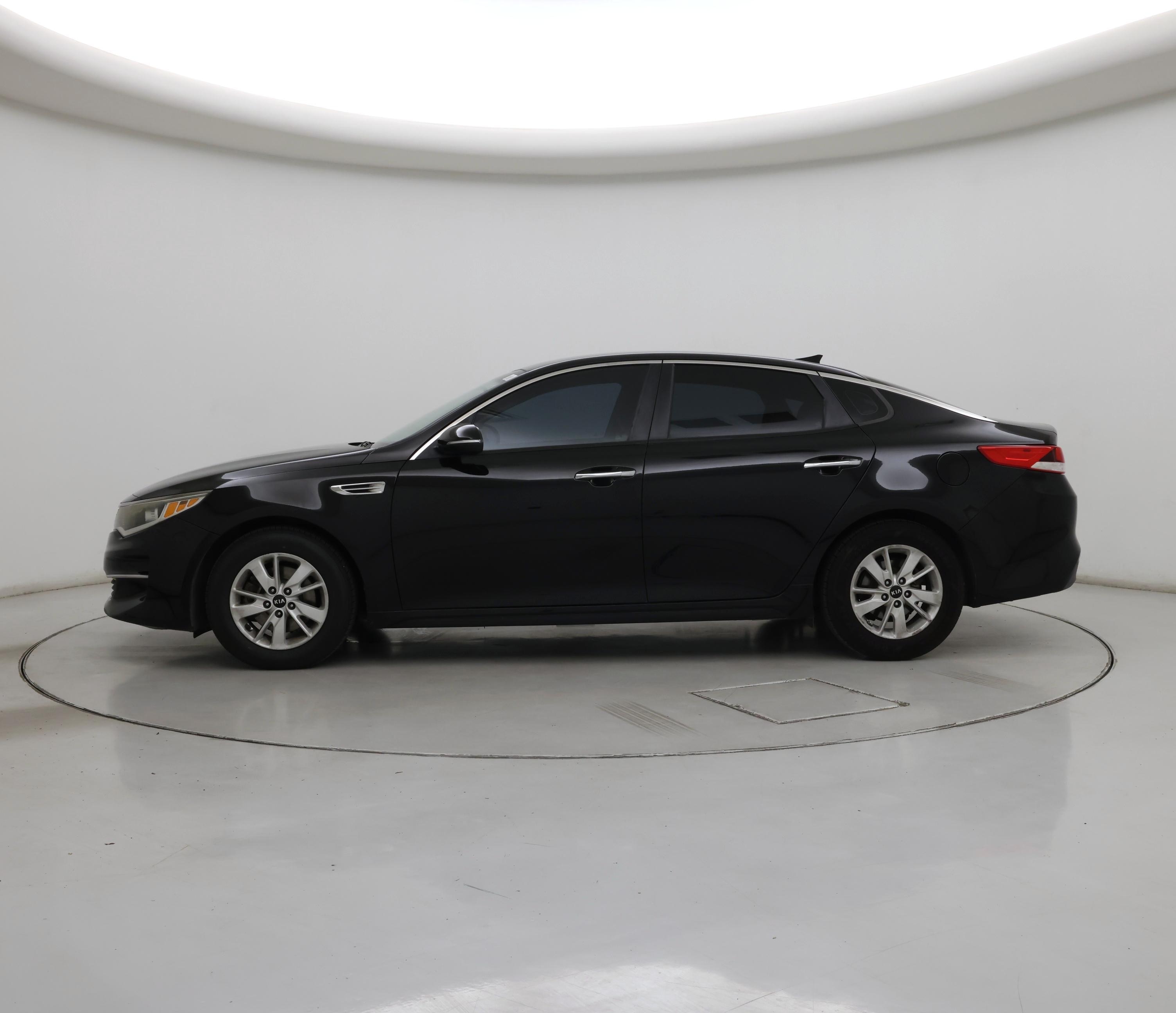 Thumbnail: 2017 Kia Optima - 3