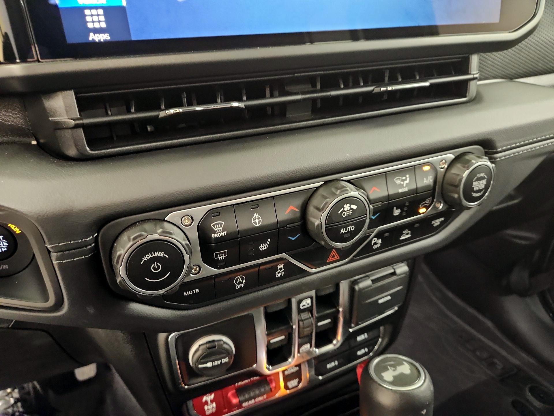 Thumbnail: 2025 Jeep Wrangler - 17