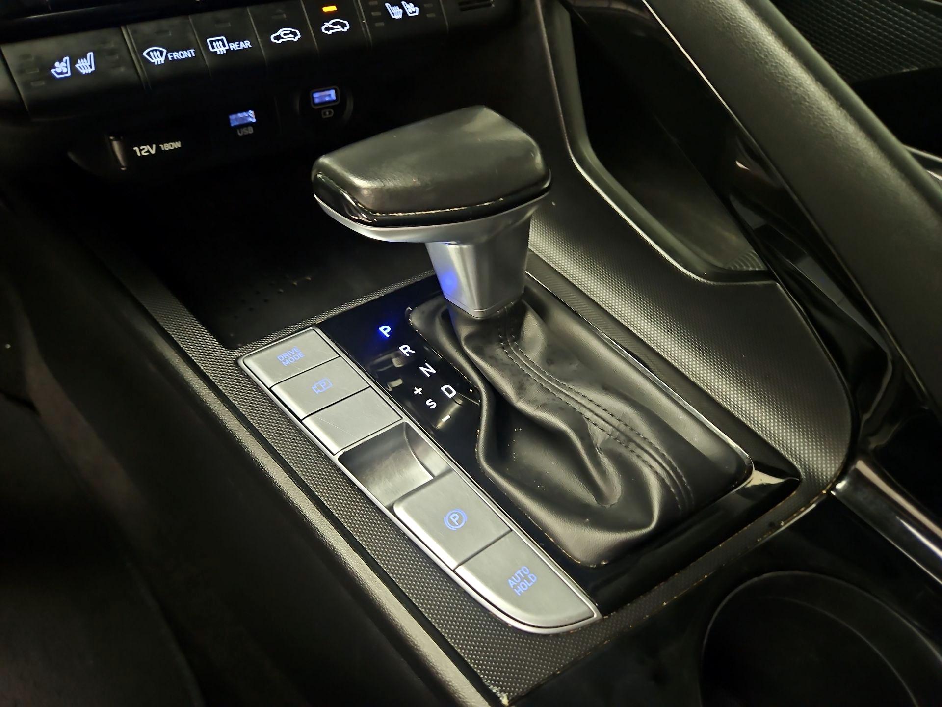 Thumbnail: 2021 Hyundai Elantra - 17