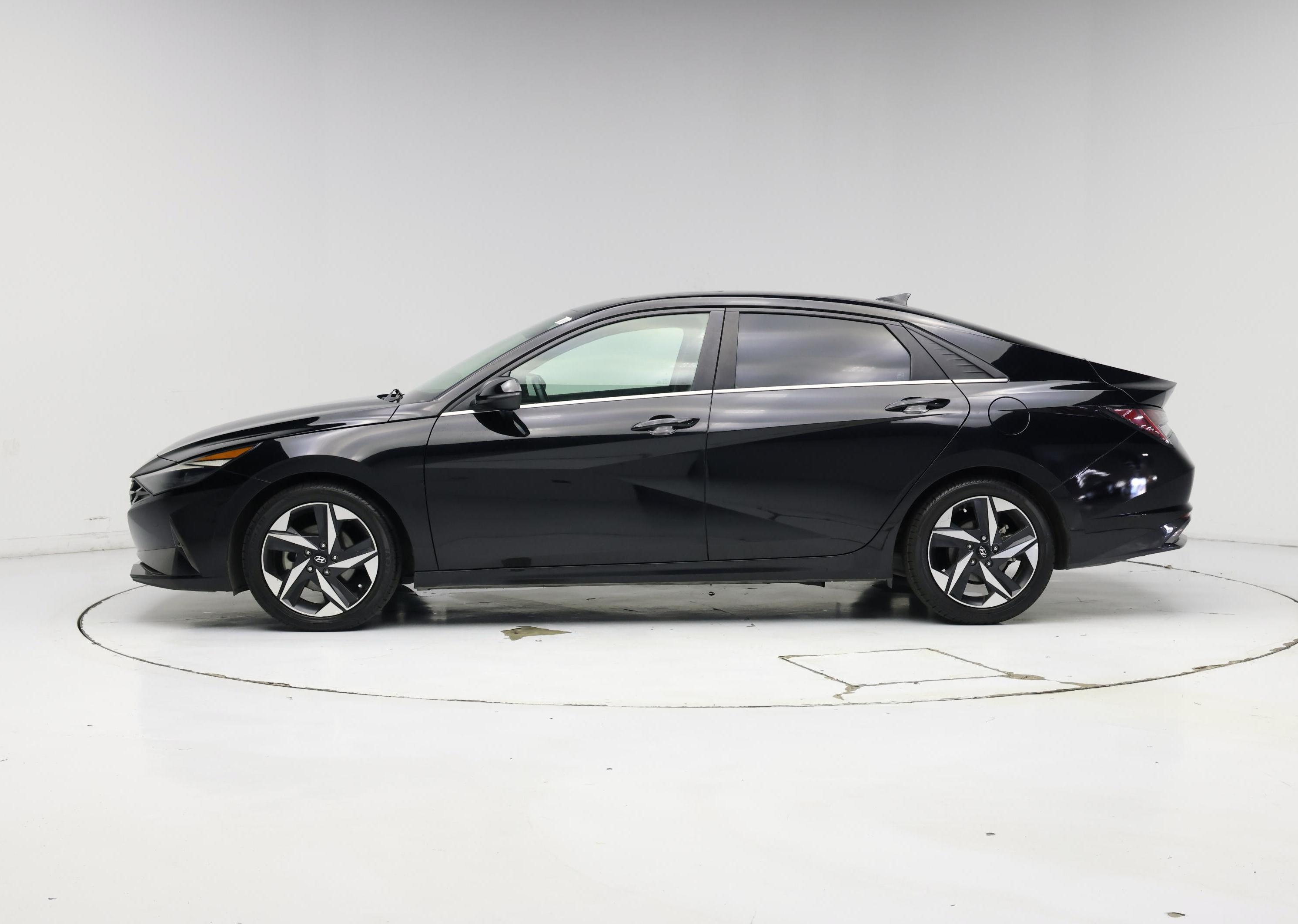 Thumbnail: 2021 Hyundai Elantra - 3