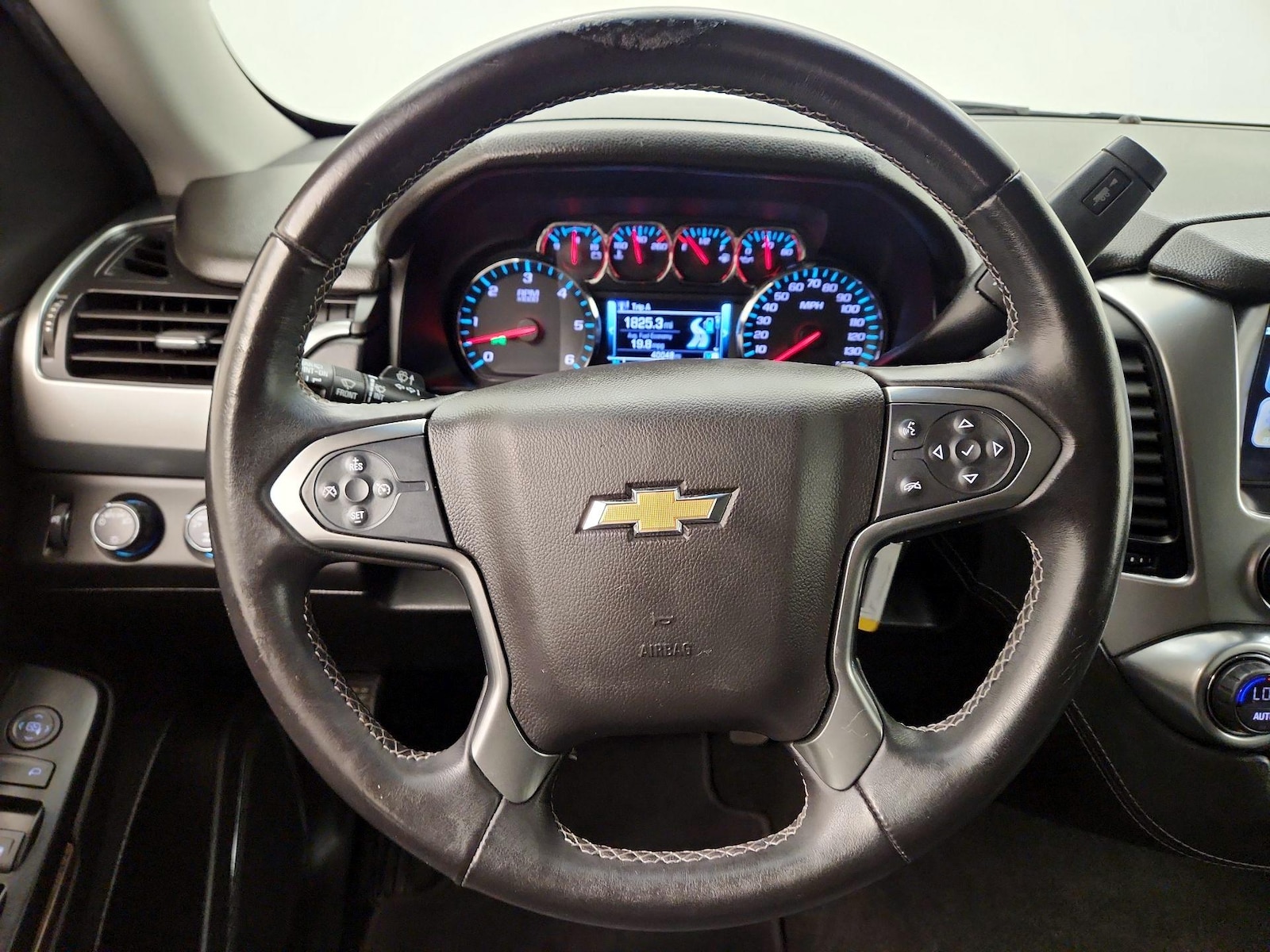 2018 Chevrolet Tahoe LS - Photo 11