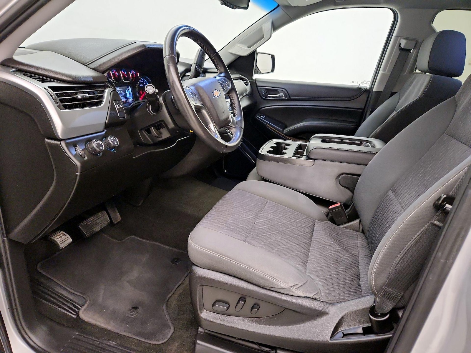 2018 Chevrolet Tahoe LS - Photo 12