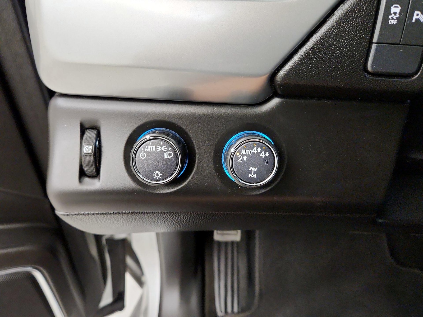 2018 Chevrolet Tahoe LS - Photo 14