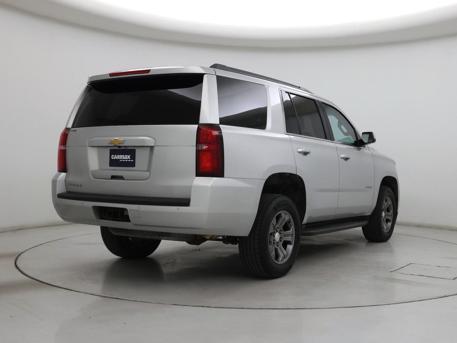 2018 Chevrolet Tahoe LS - Photo 9