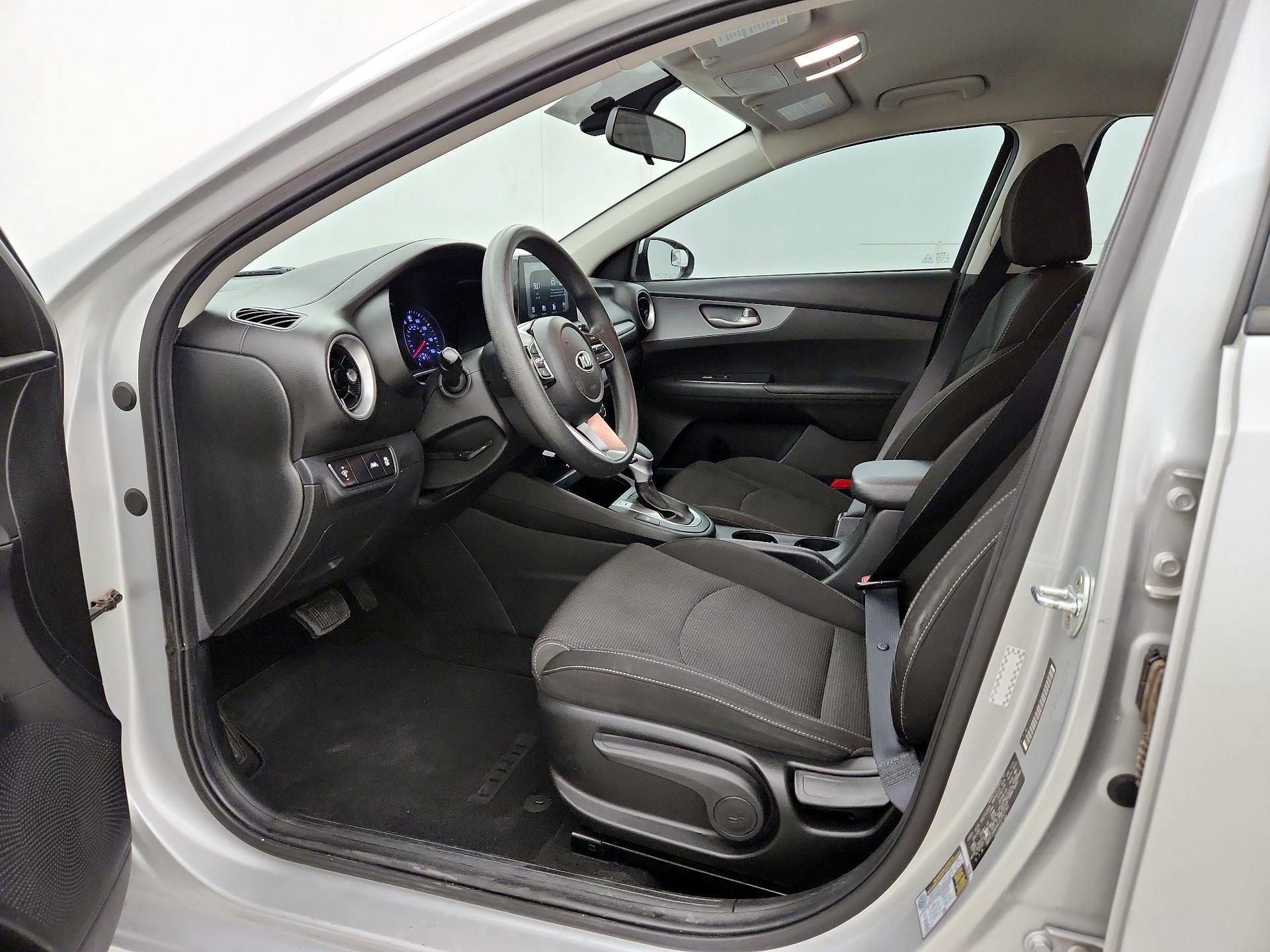 Thumbnail: 2020 Kia Forte - 11