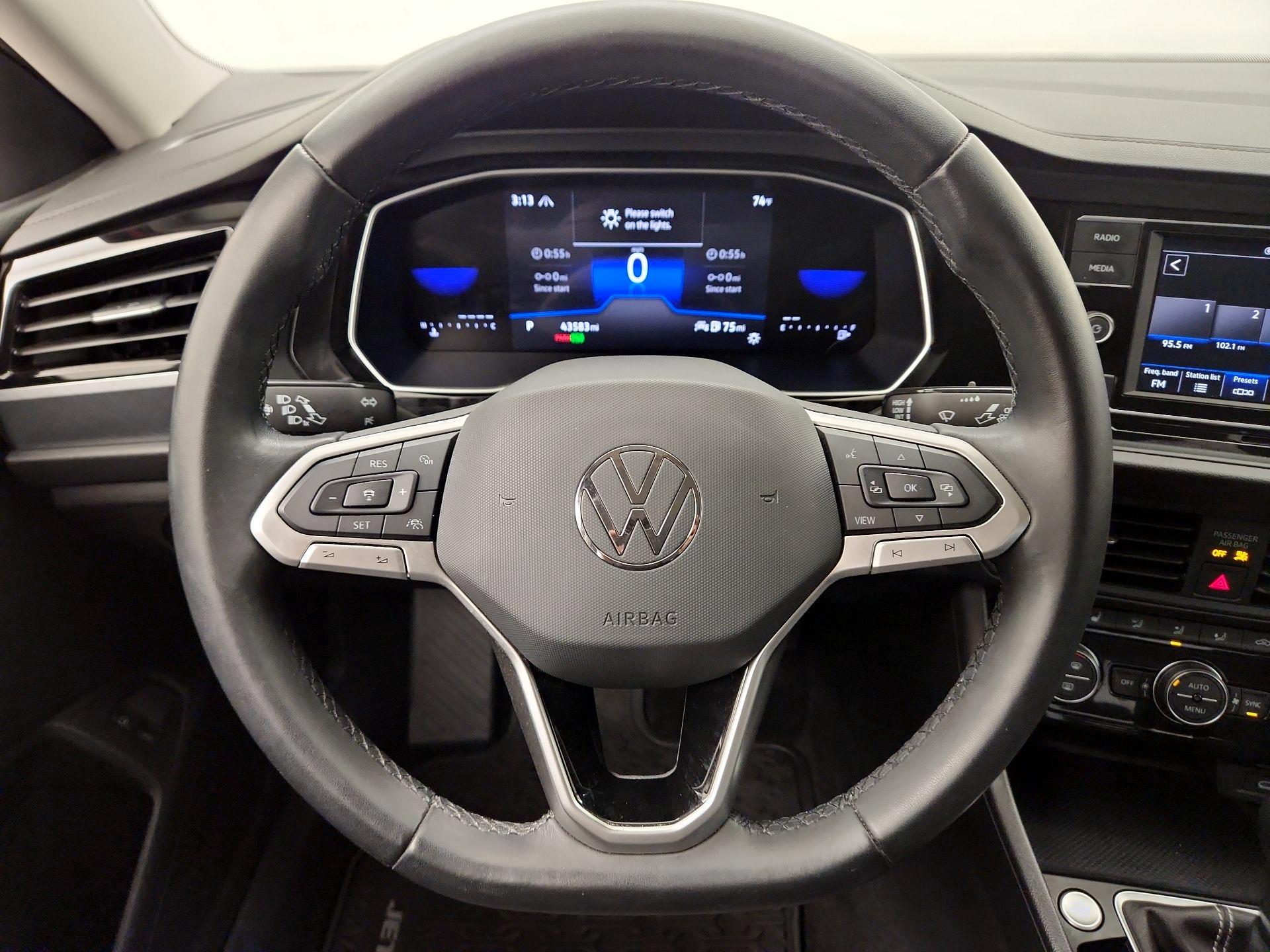 Thumbnail: 2024 Volkswagen Jetta - 10