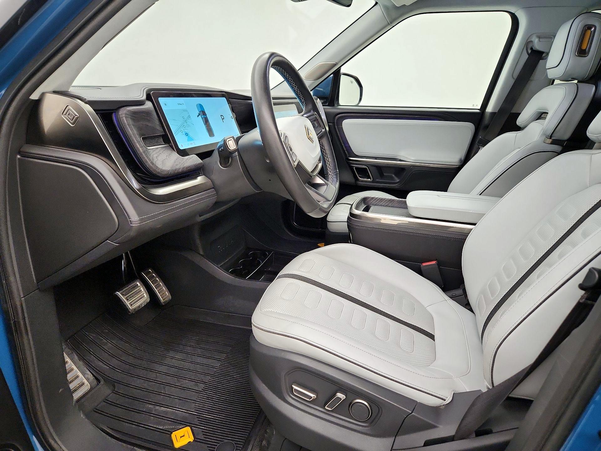 Thumbnail: 2023 Rivian R1T - 11