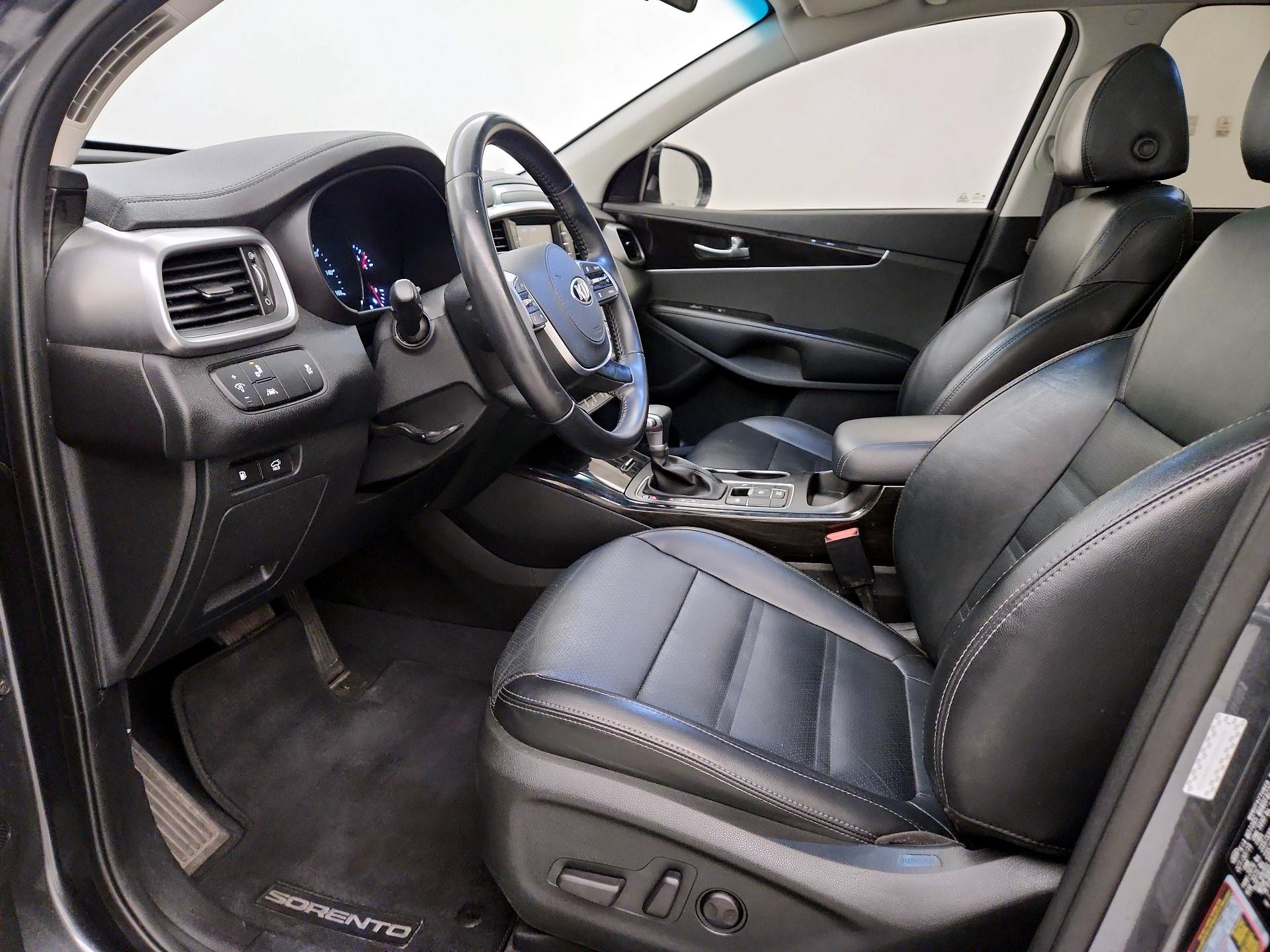Thumbnail: 2020 Kia Sorento - 11