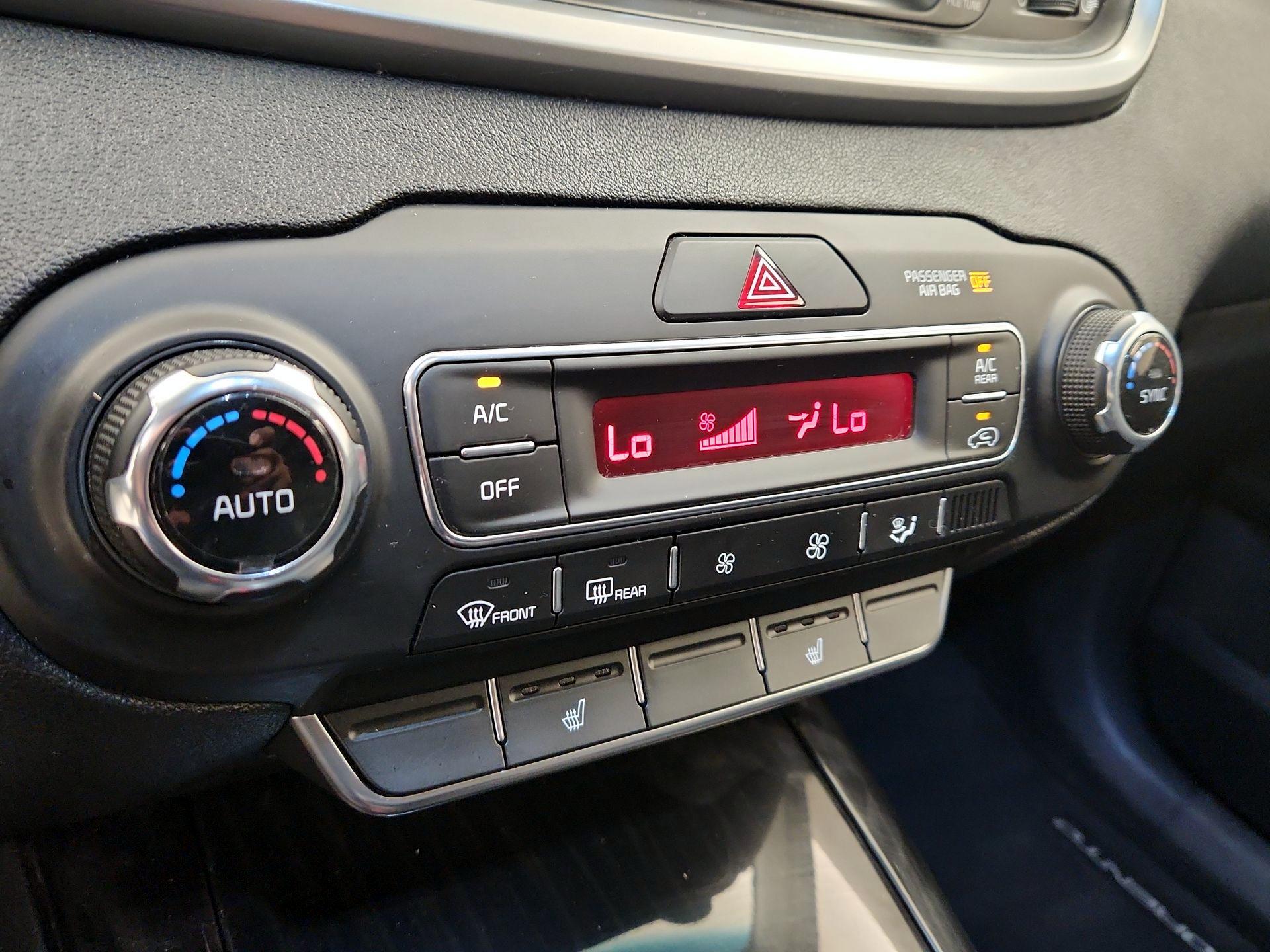 Thumbnail: 2020 Kia Sorento - 16