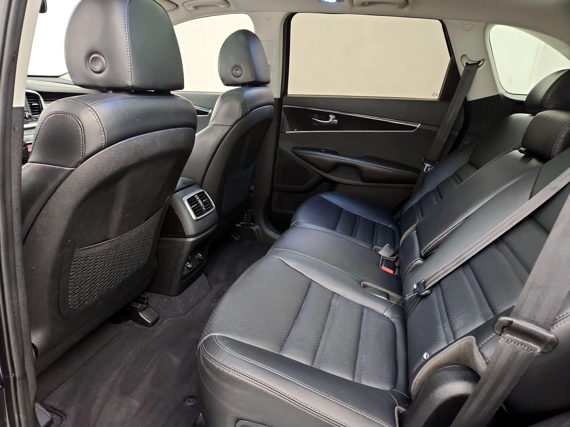 Thumbnail: 2020 Kia Sorento - 20