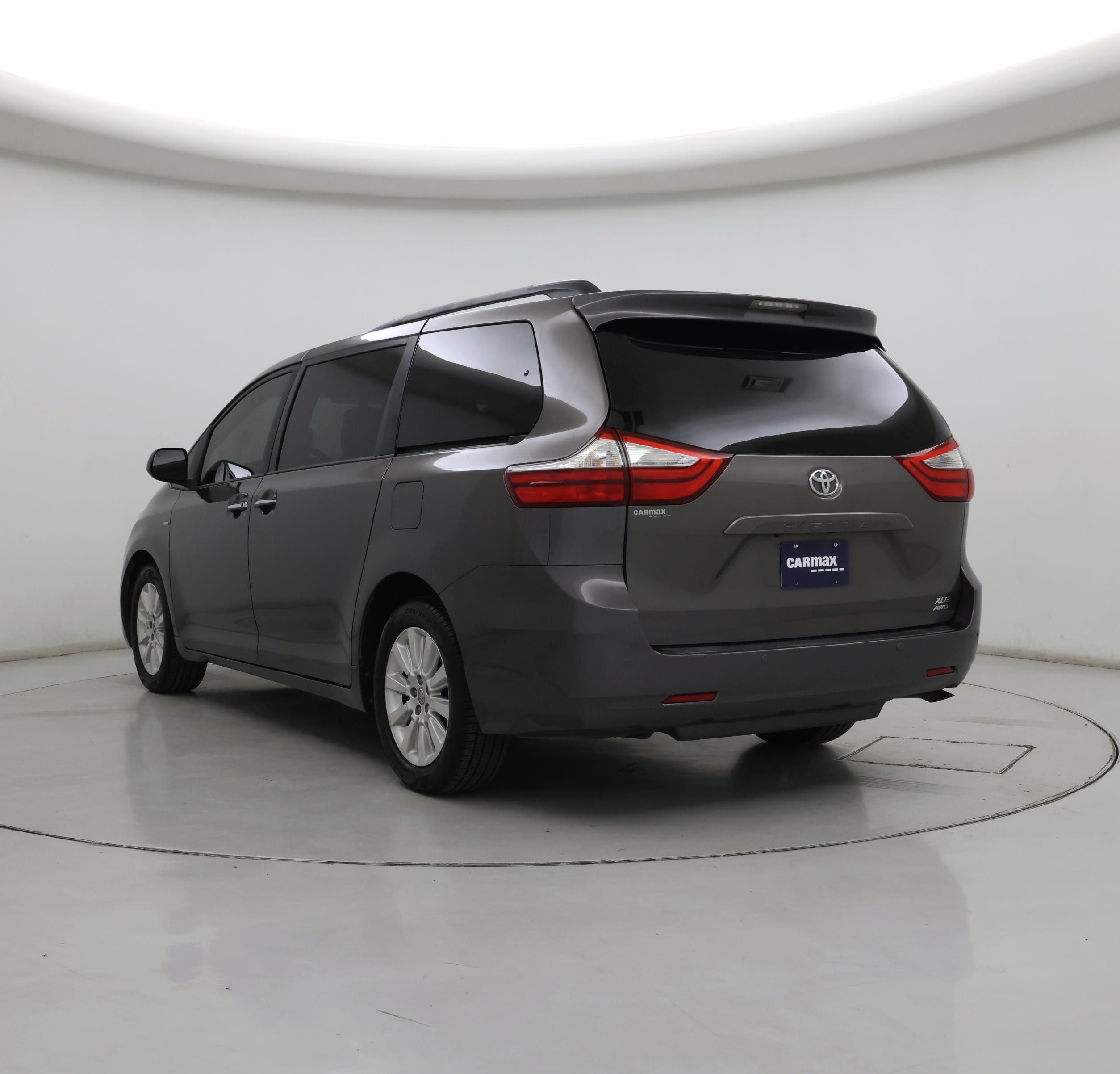 Thumbnail: 2016 Toyota Sienna - 2
