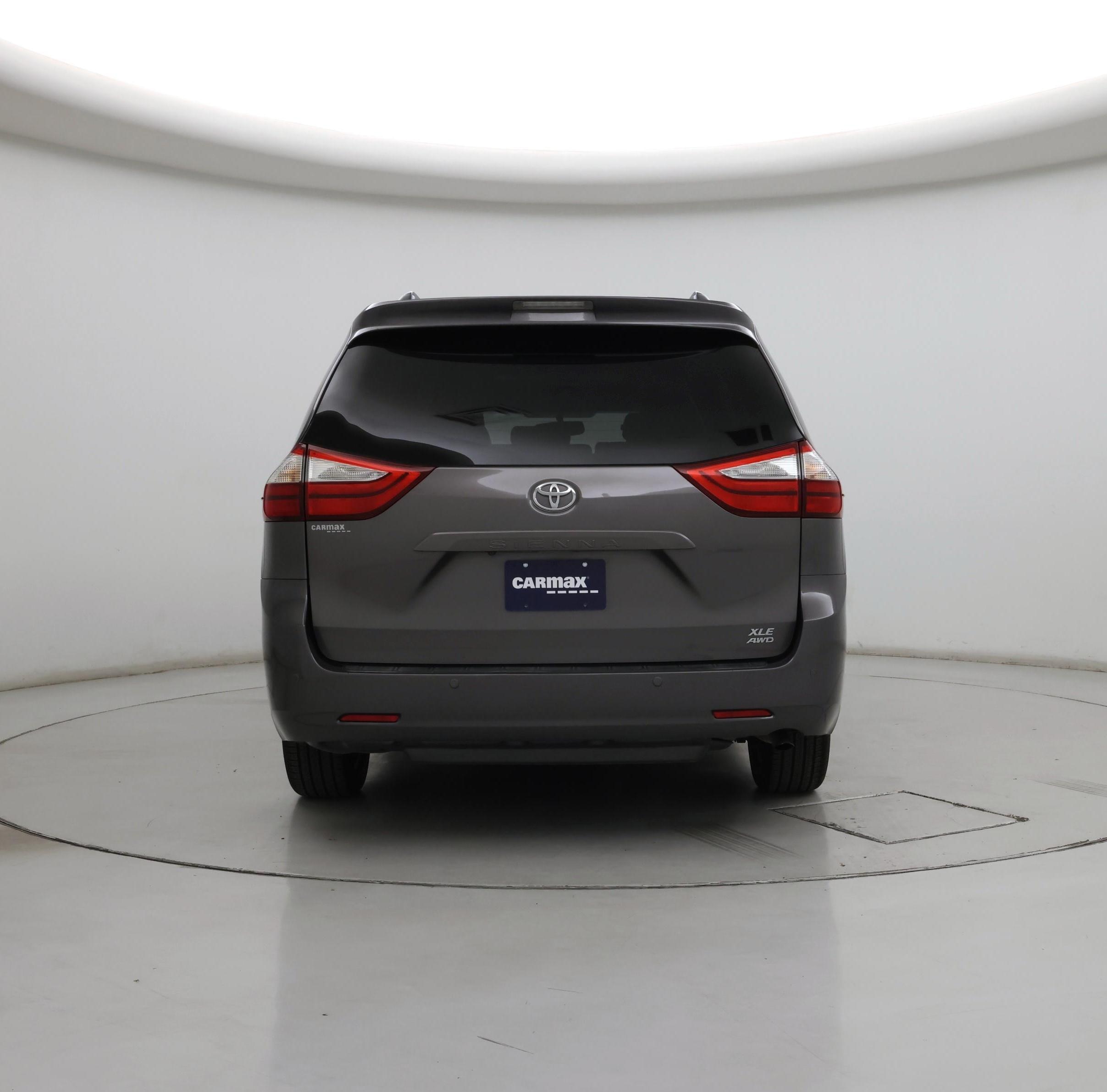 Thumbnail: 2016 Toyota Sienna - 6