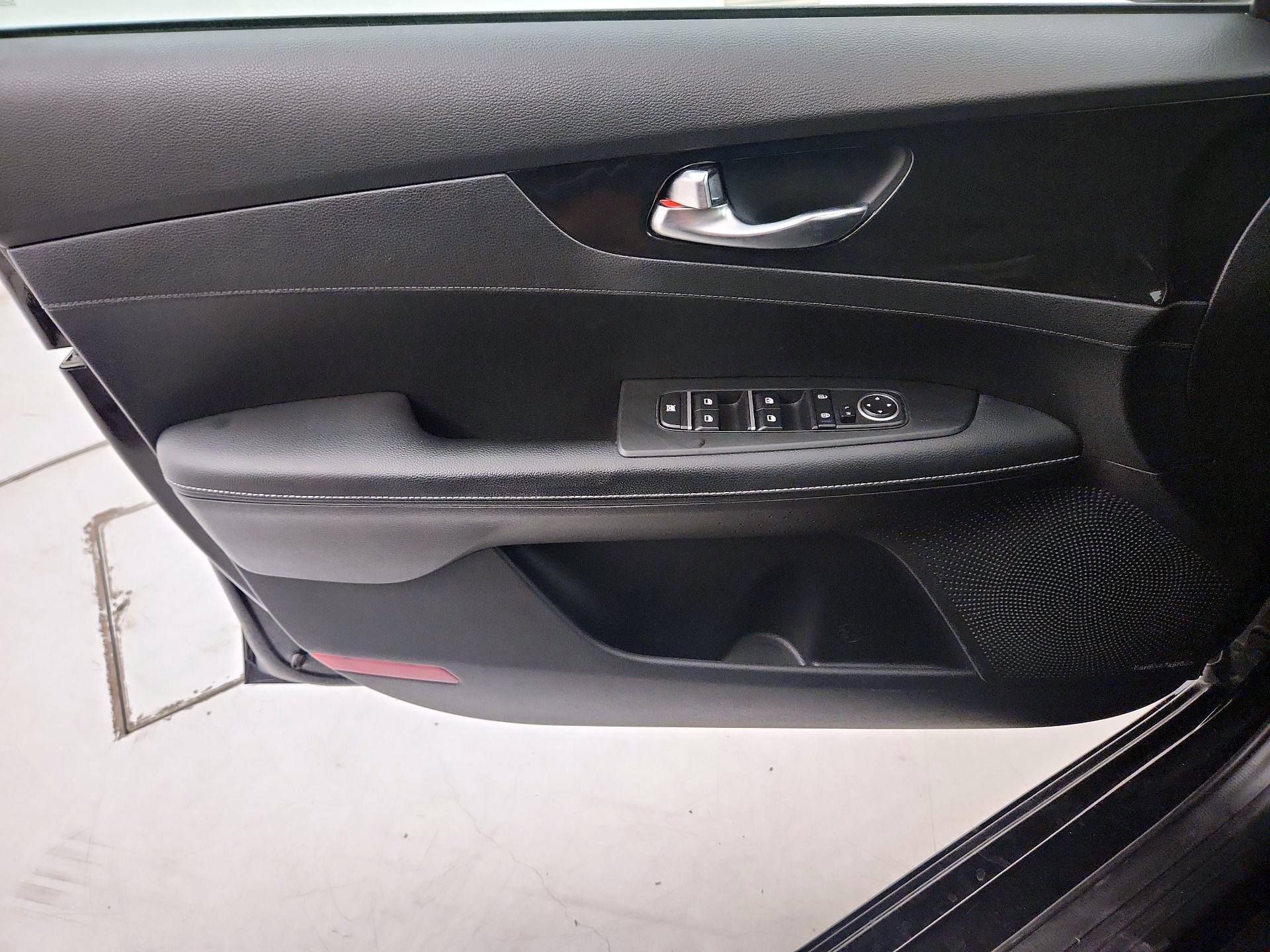 Thumbnail: 2021 Kia Forte - 12