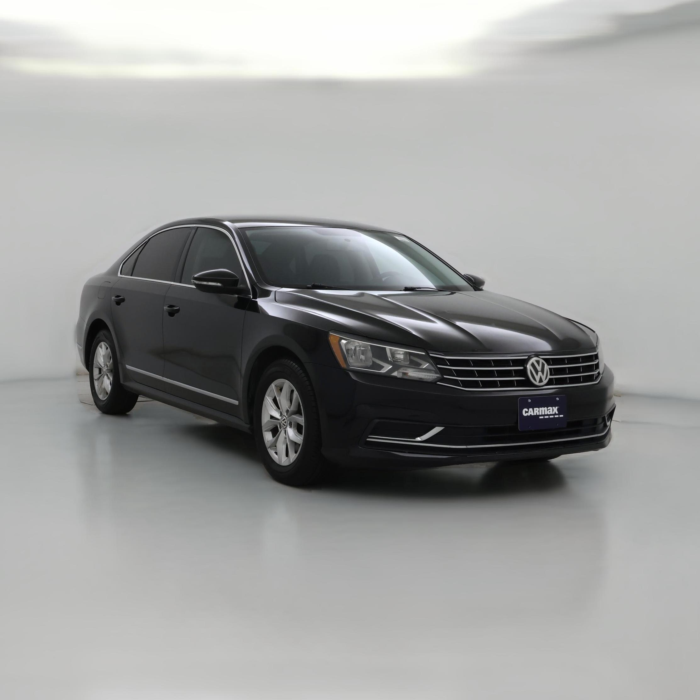 Thumbnail: 2017 Volkswagen Passat - 1