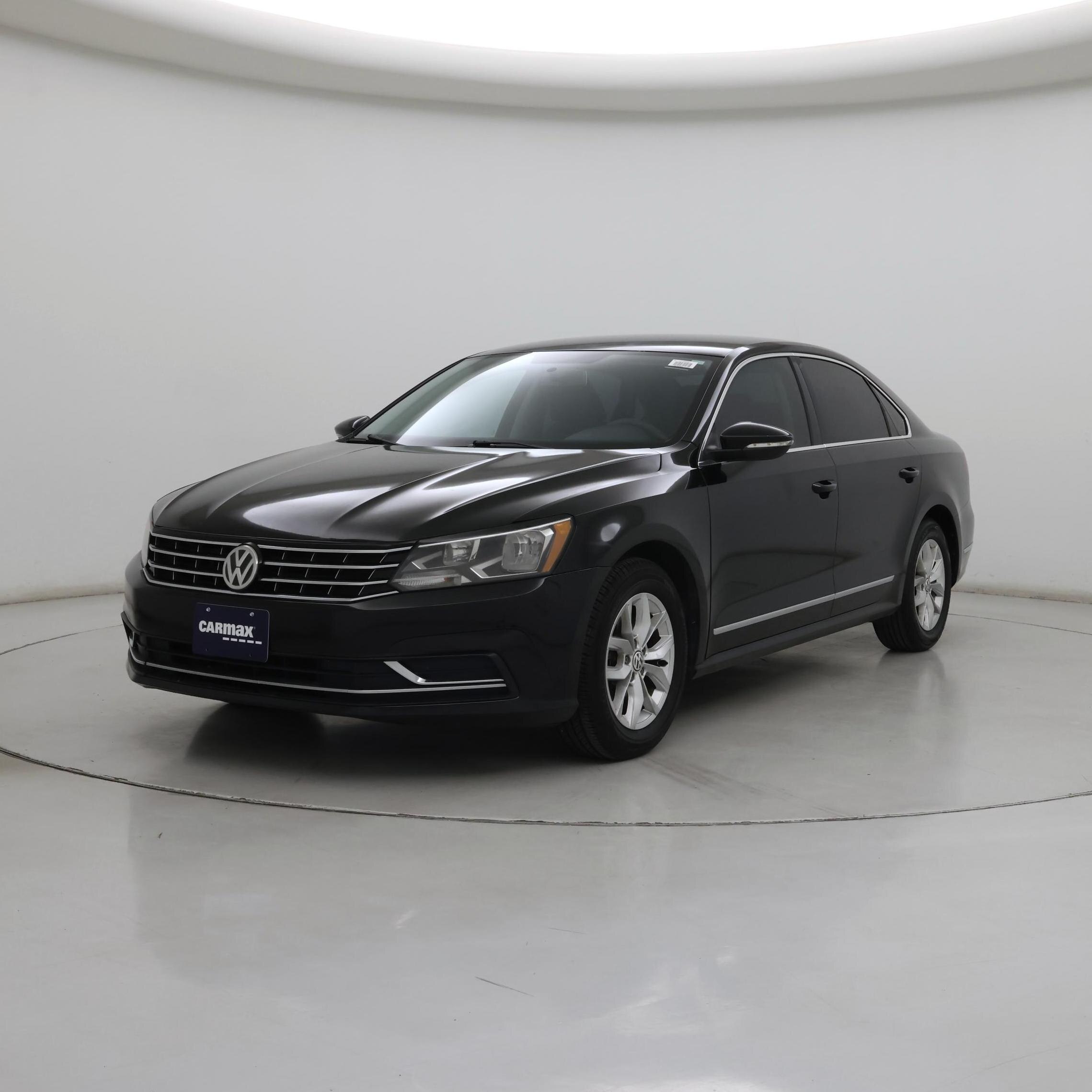 Thumbnail: 2017 Volkswagen Passat - 4