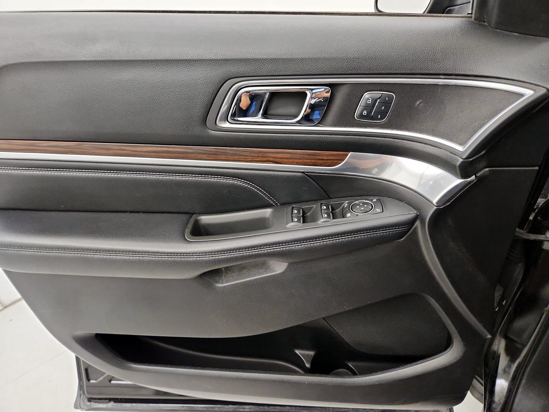 Thumbnail: 2017 Ford Explorer - 12