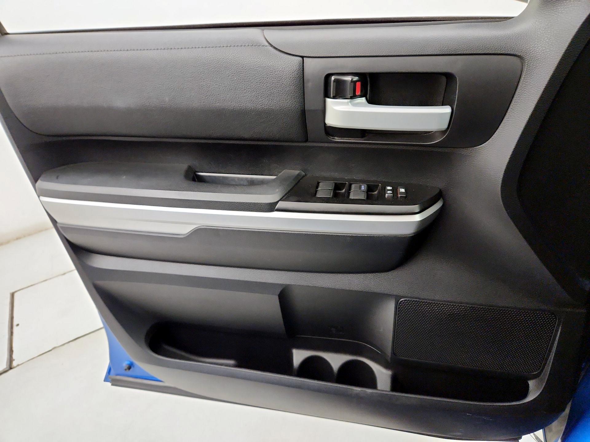 Thumbnail: 2016 Toyota Tundra - 12