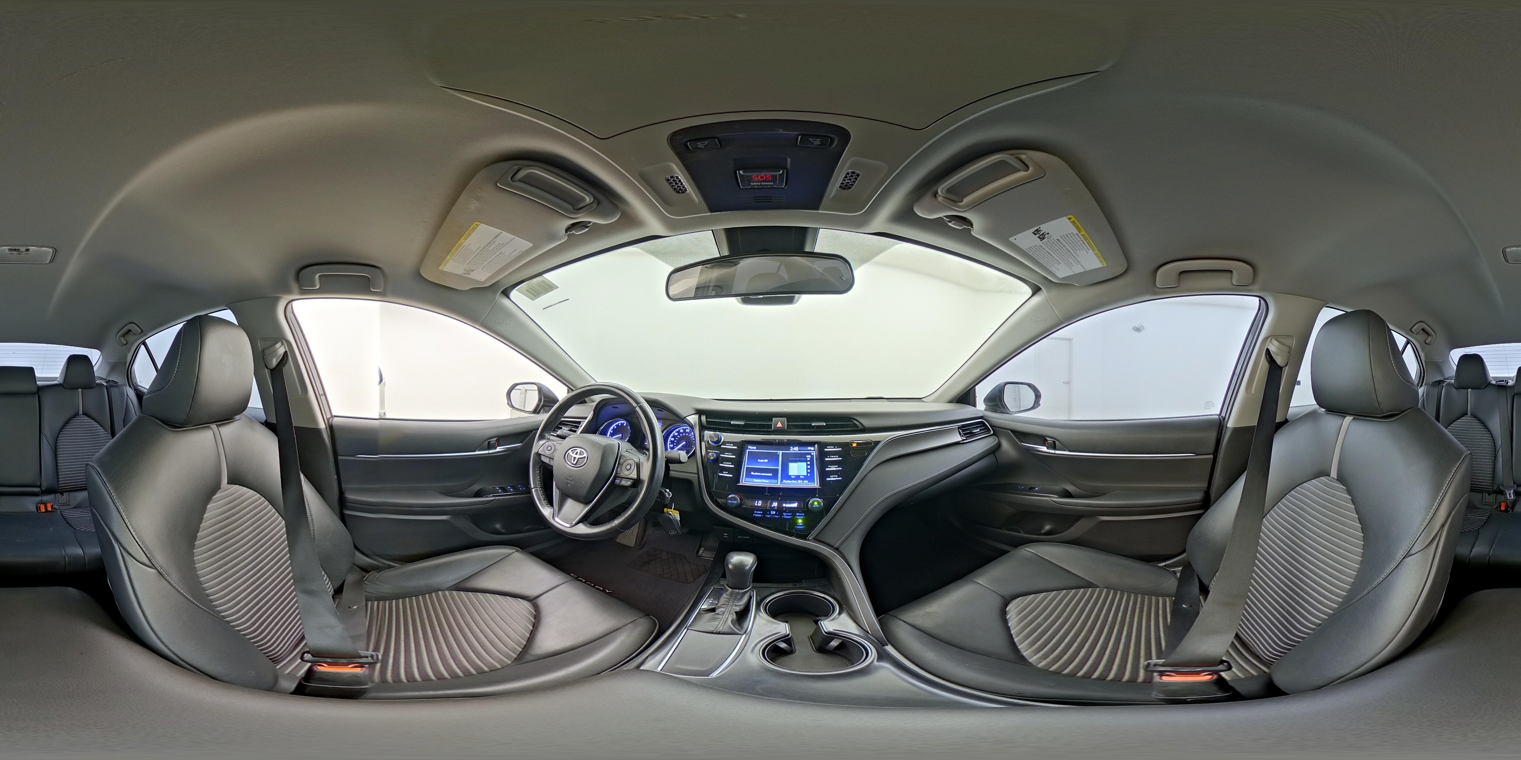 2019 Toyota Camry SE - Photo 24