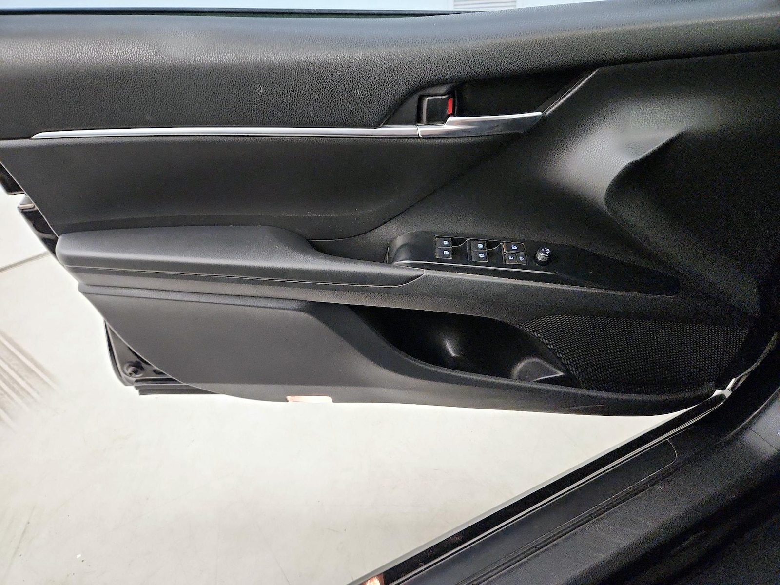 2019 Toyota Camry SE - Photo 13