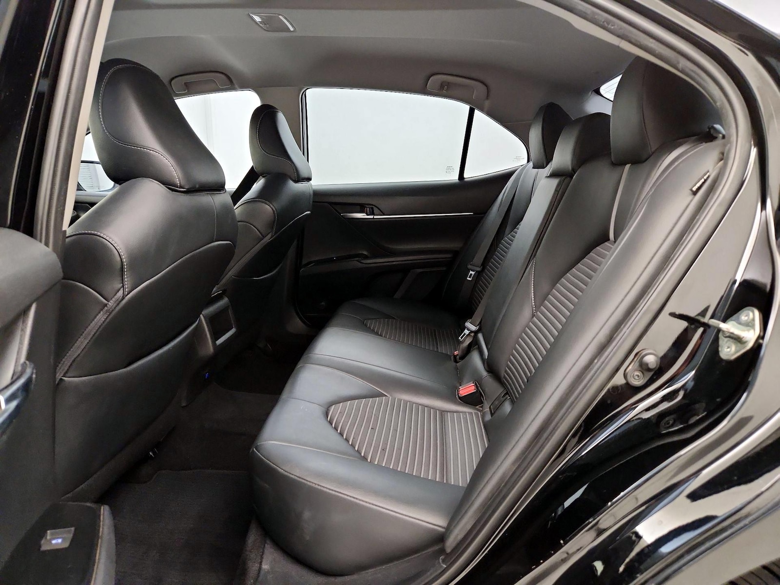 2019 Toyota Camry SE - Photo 20