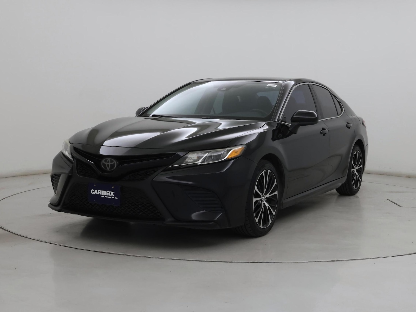 2019 Toyota Camry SE - Photo 5