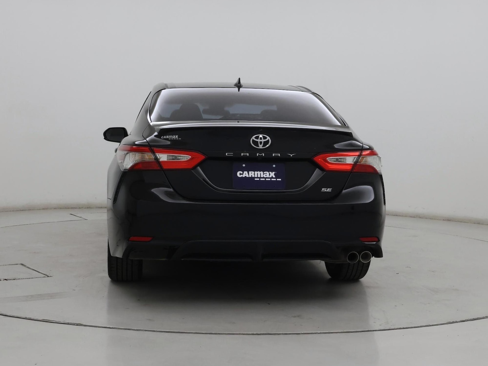 2019 Toyota Camry SE - Photo 7