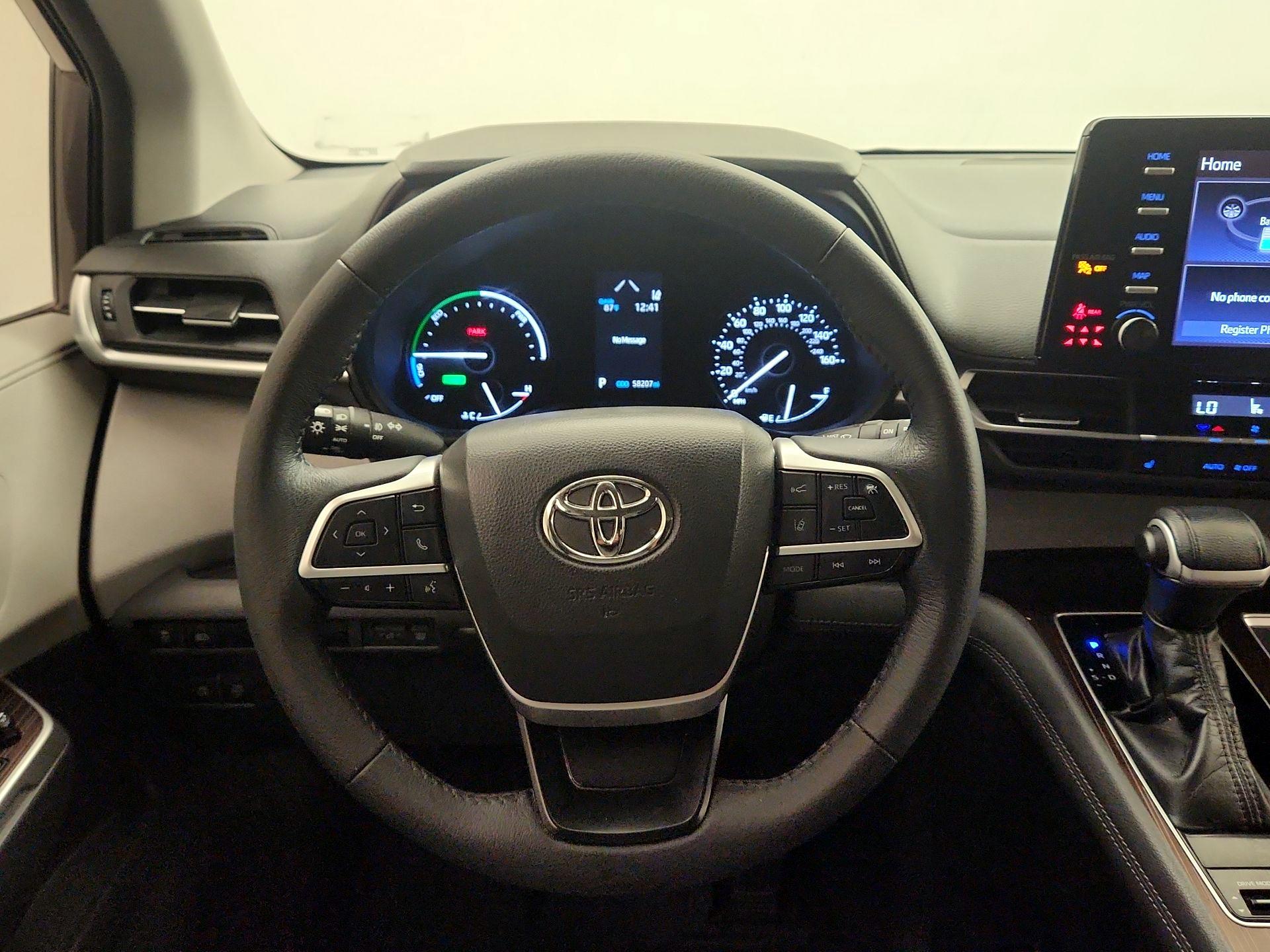 Thumbnail: 2021 Toyota Sienna - 10