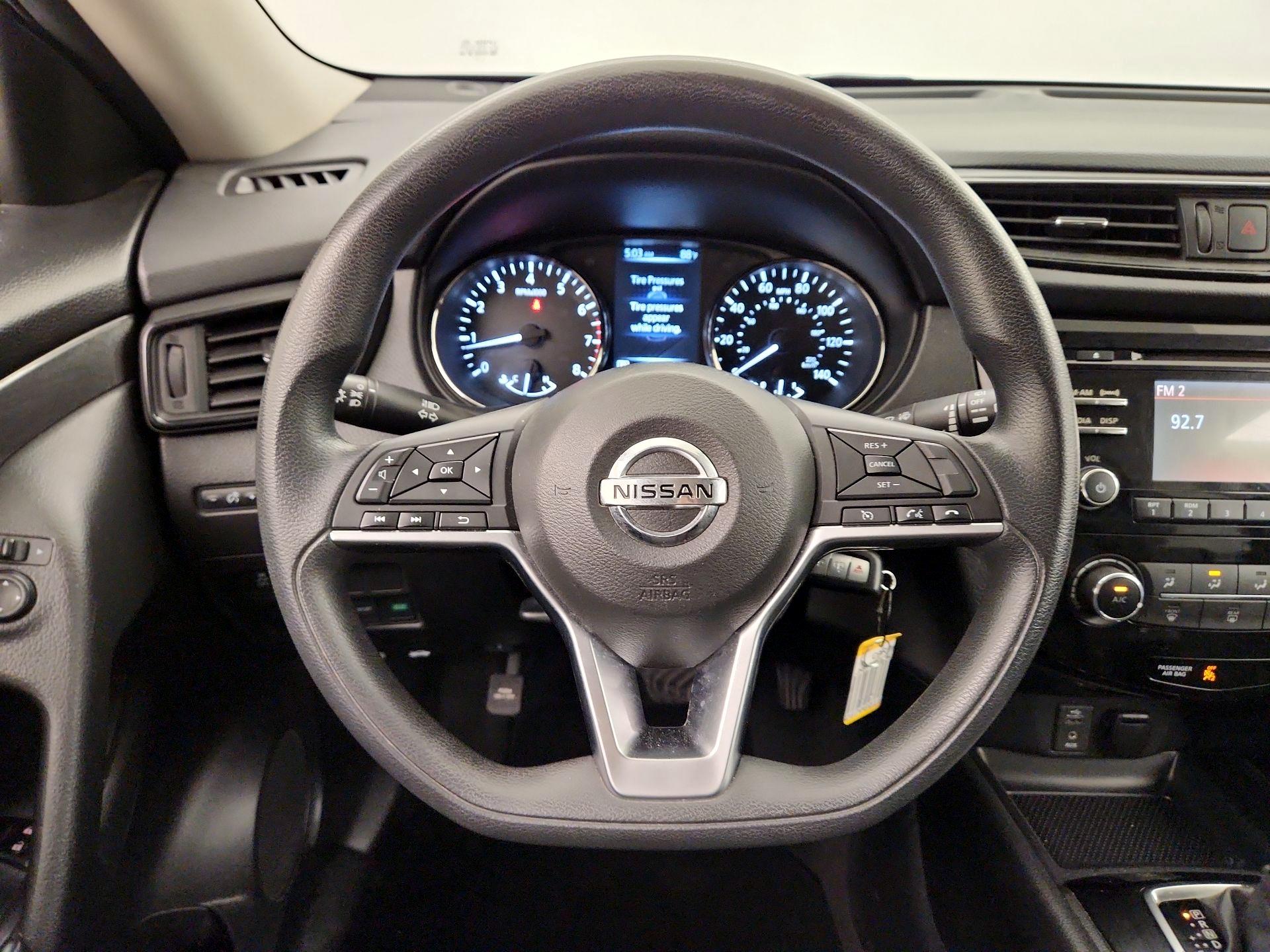 Thumbnail: 2017 Nissan Rogue - 10