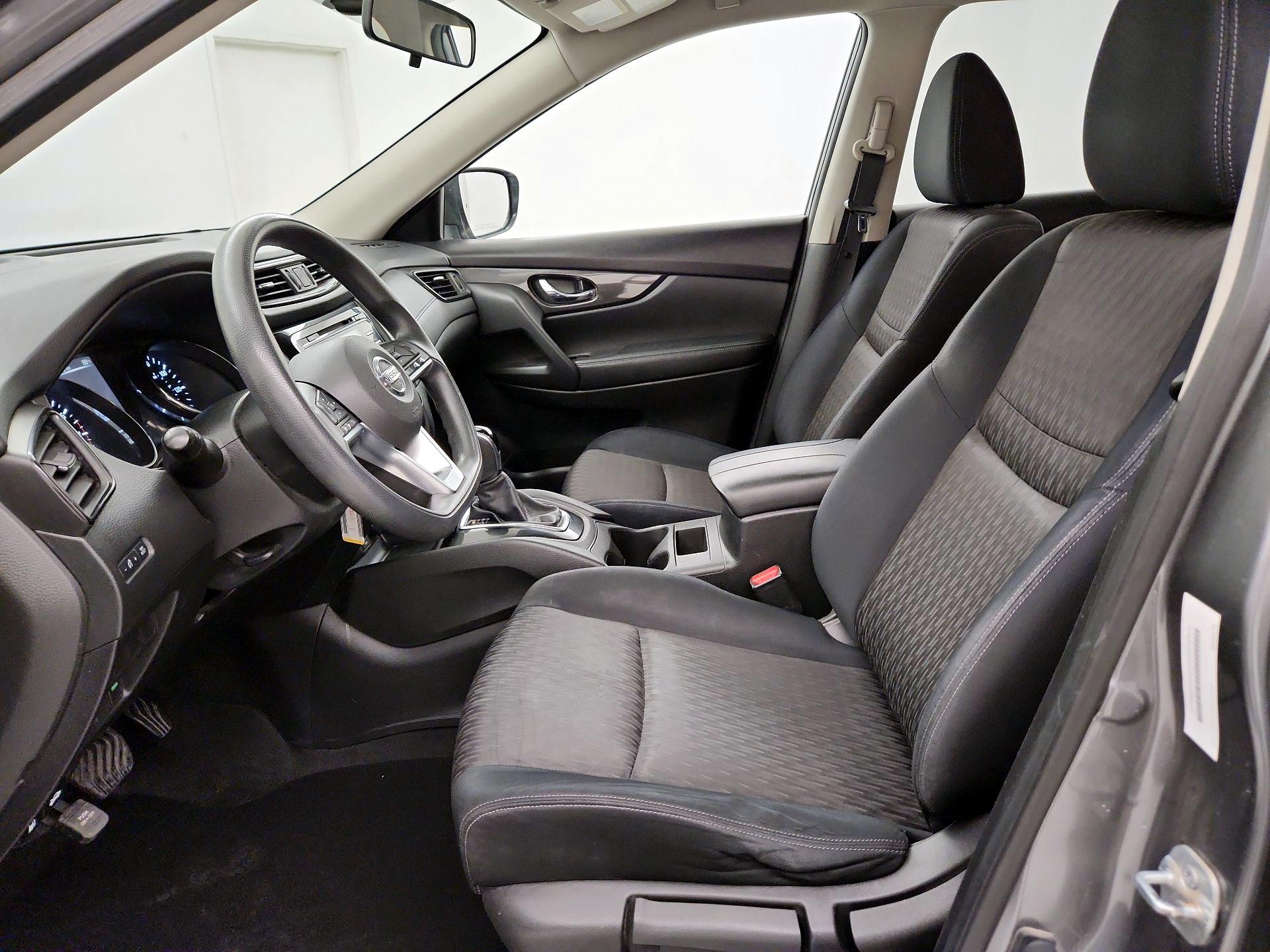 Thumbnail: 2017 Nissan Rogue - 11