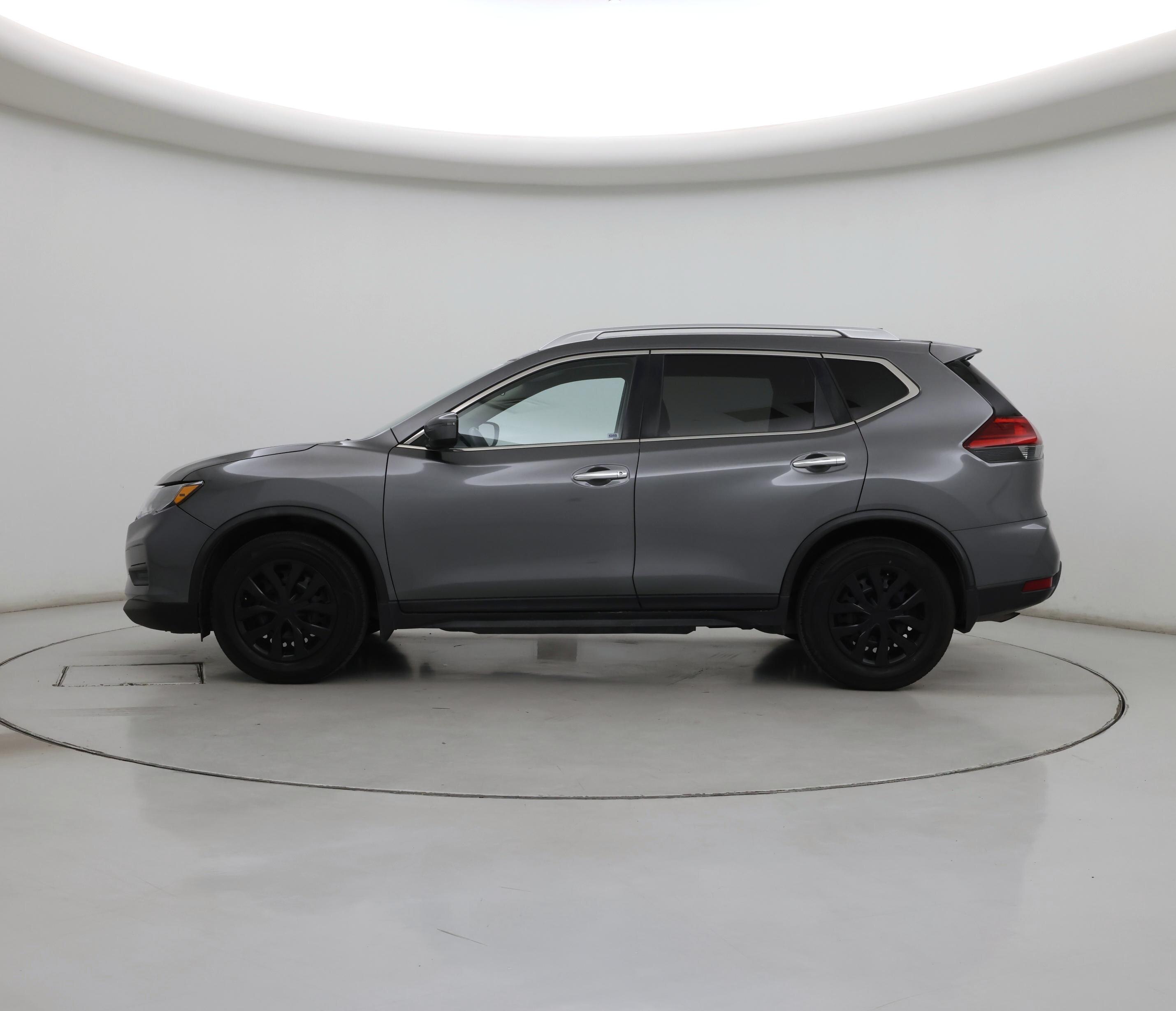 Thumbnail: 2017 Nissan Rogue - 3