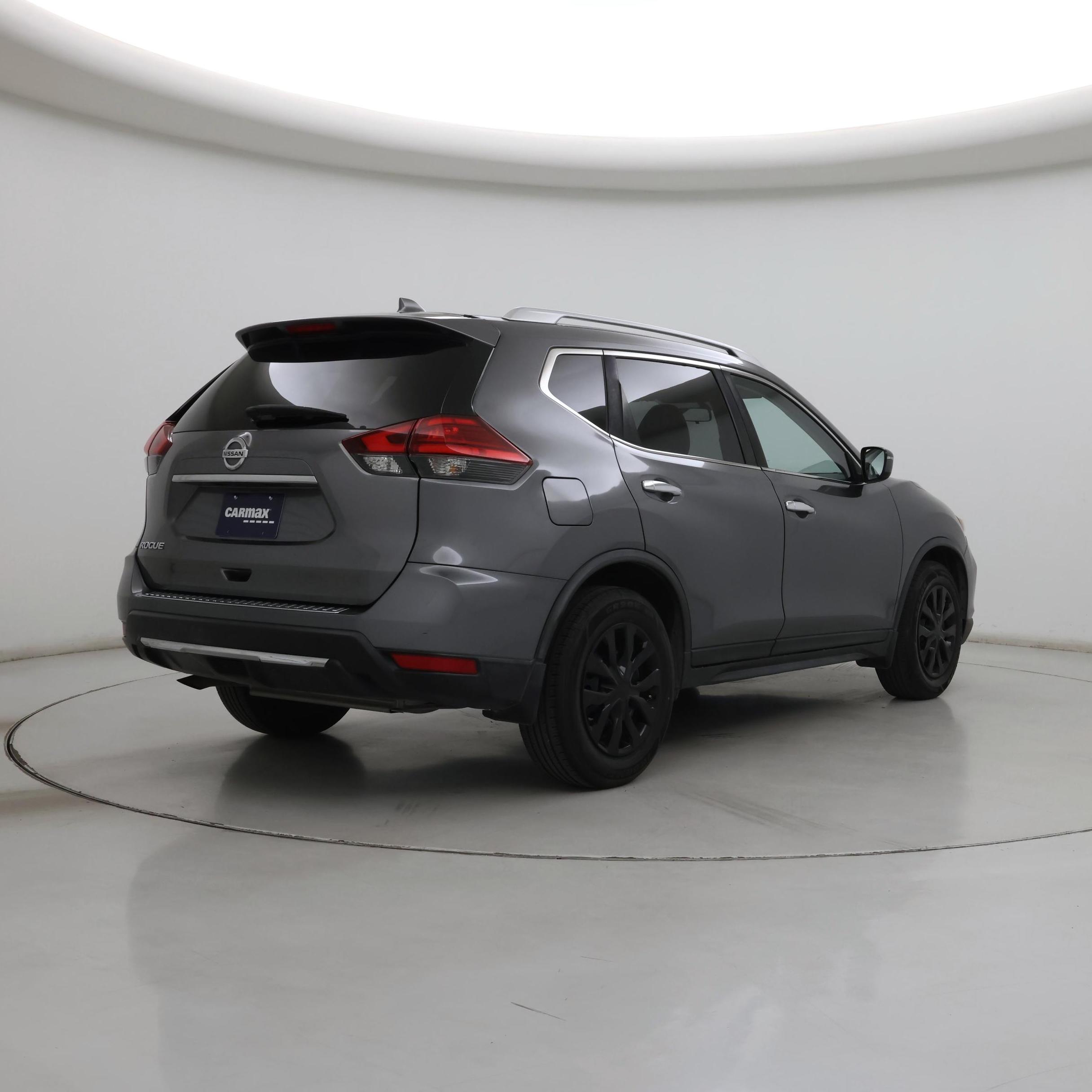 Thumbnail: 2017 Nissan Rogue - 8