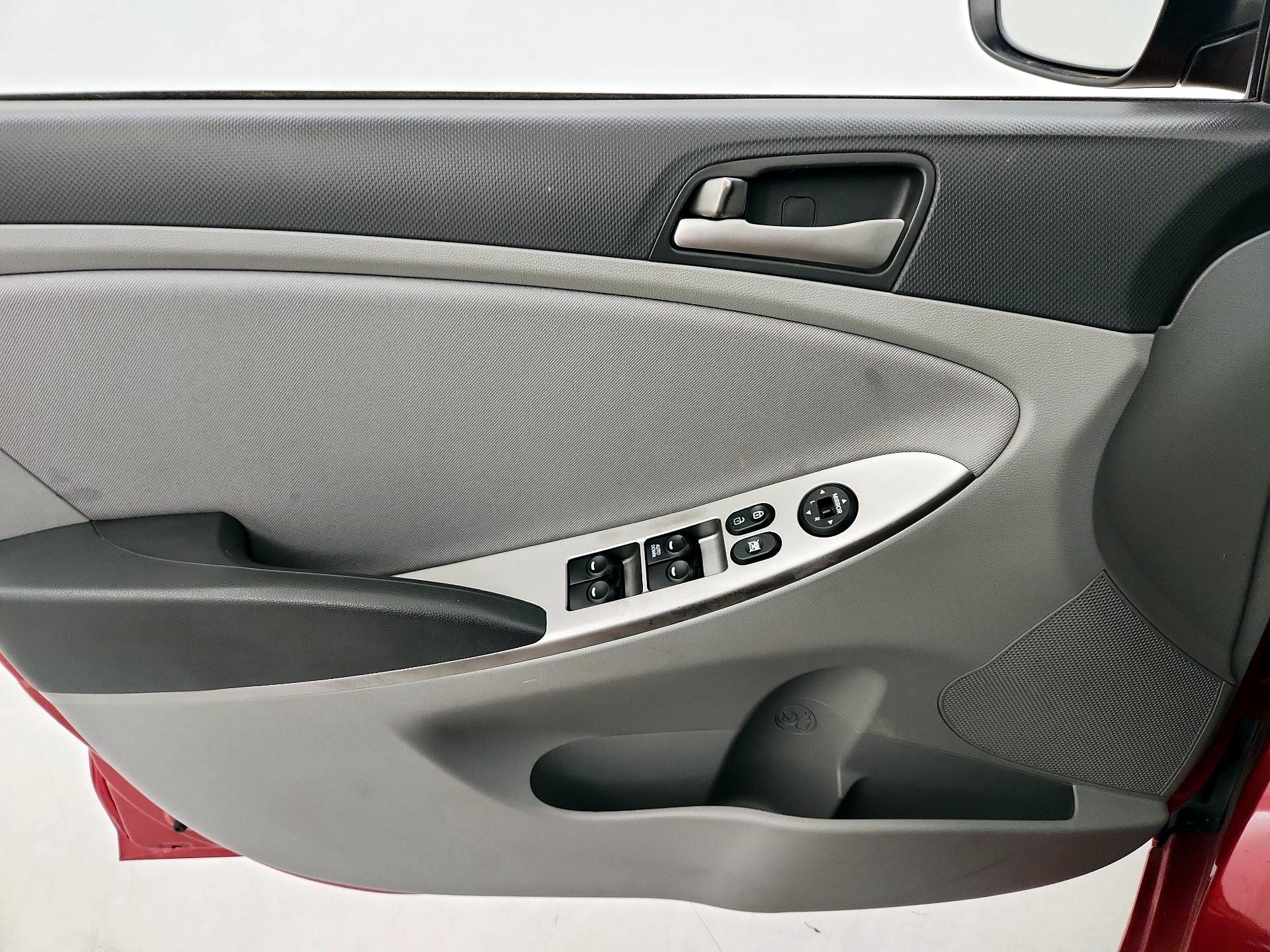 Thumbnail: 2016 Hyundai Accent - 12