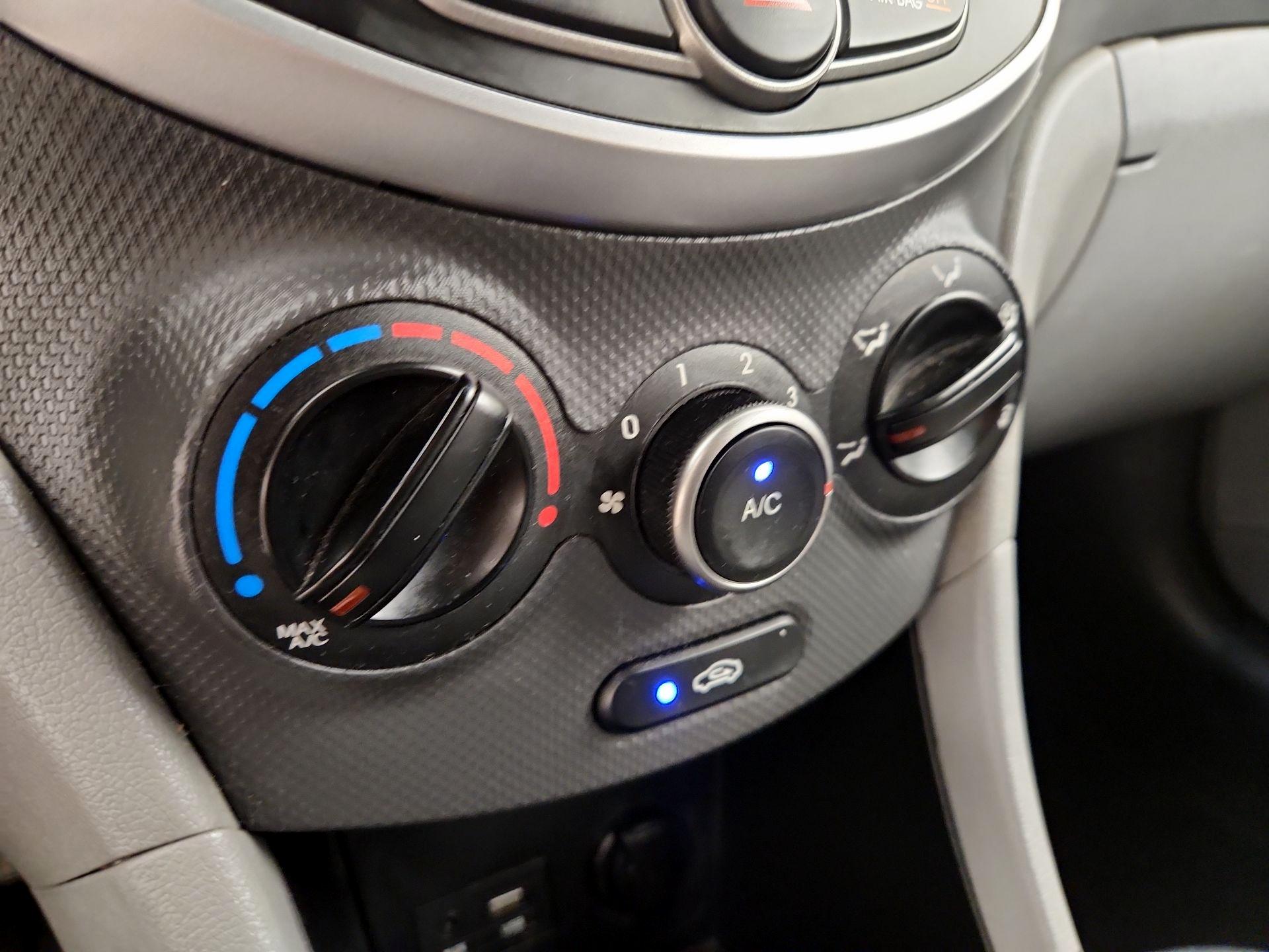 Thumbnail: 2016 Hyundai Accent - 15