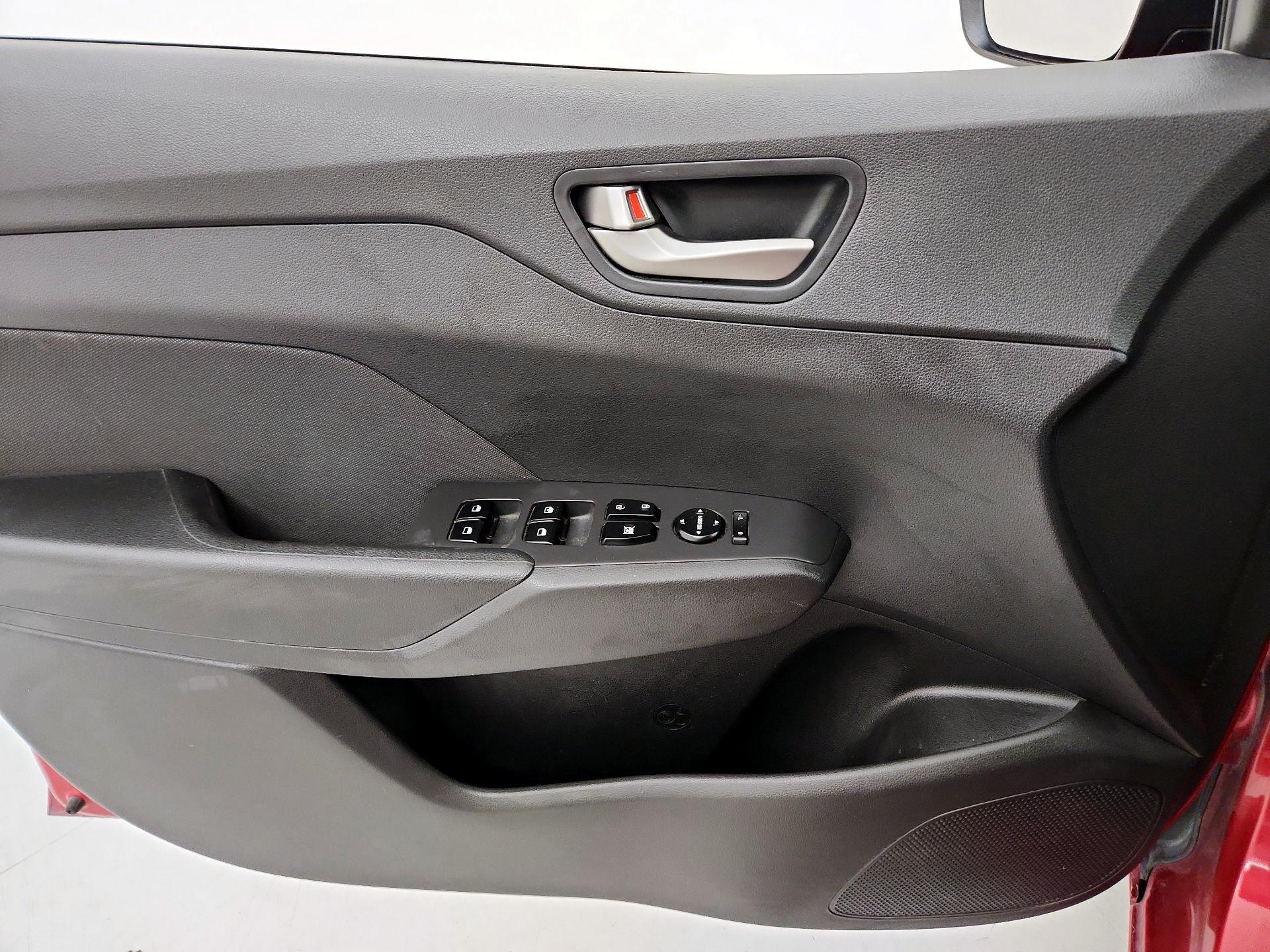 Thumbnail: 2019 Hyundai Accent - 12