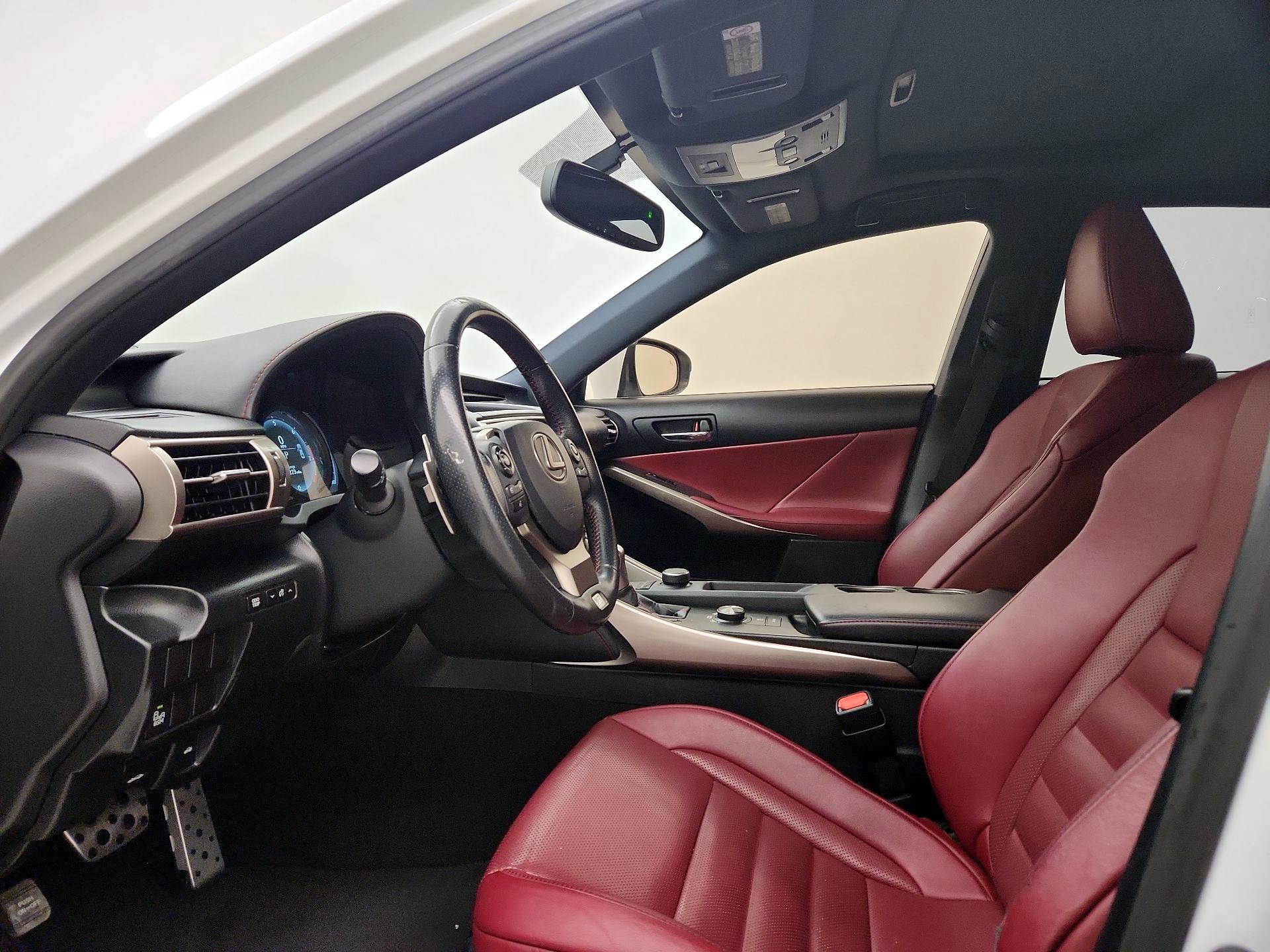 Thumbnail: 2015 Lexus IS - 11