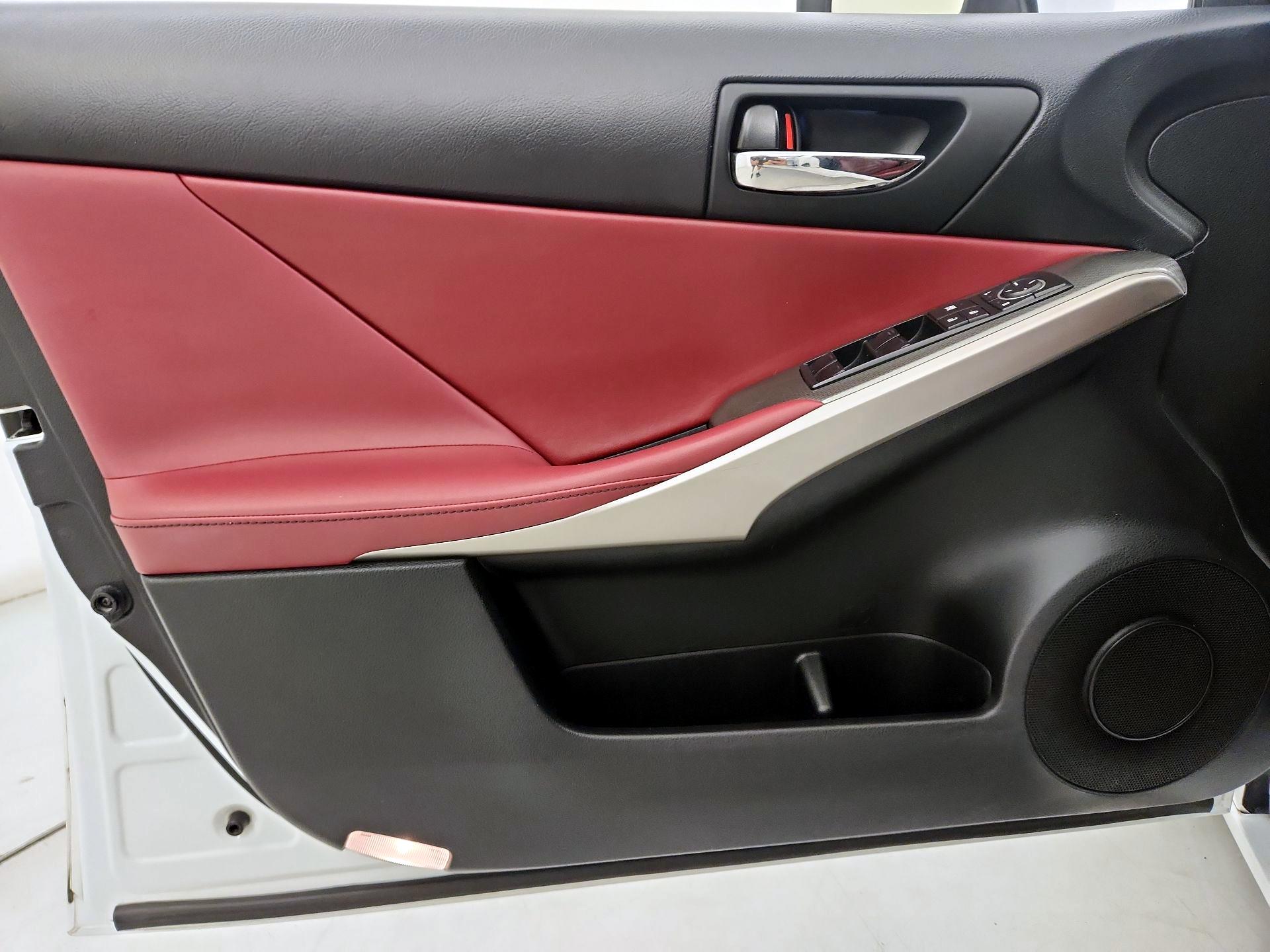 Thumbnail: 2015 Lexus IS - 12
